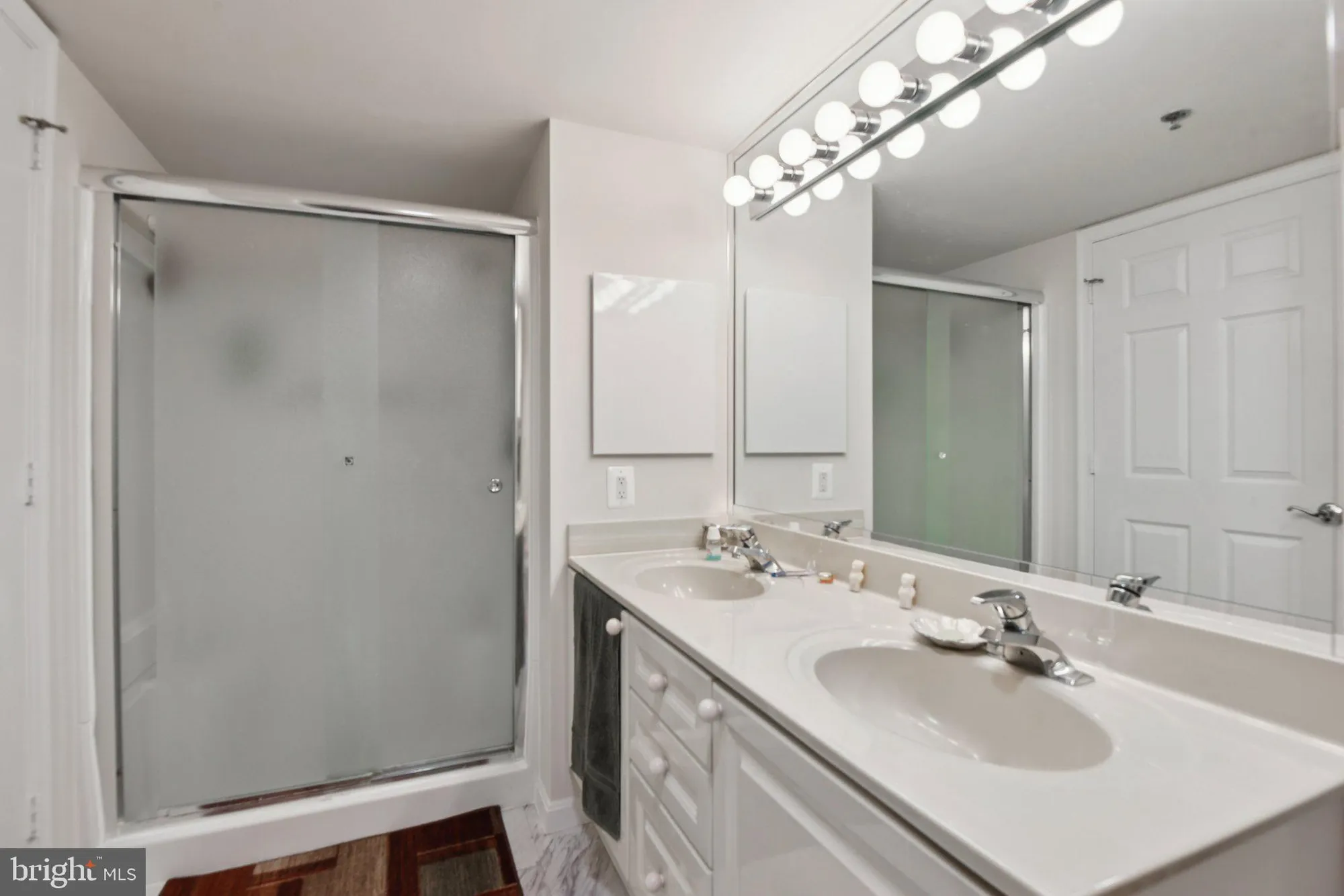 Property Slideshow image 28 of 38 | 19385 cypress ridge ter 815, Leesburg, VA, 20176