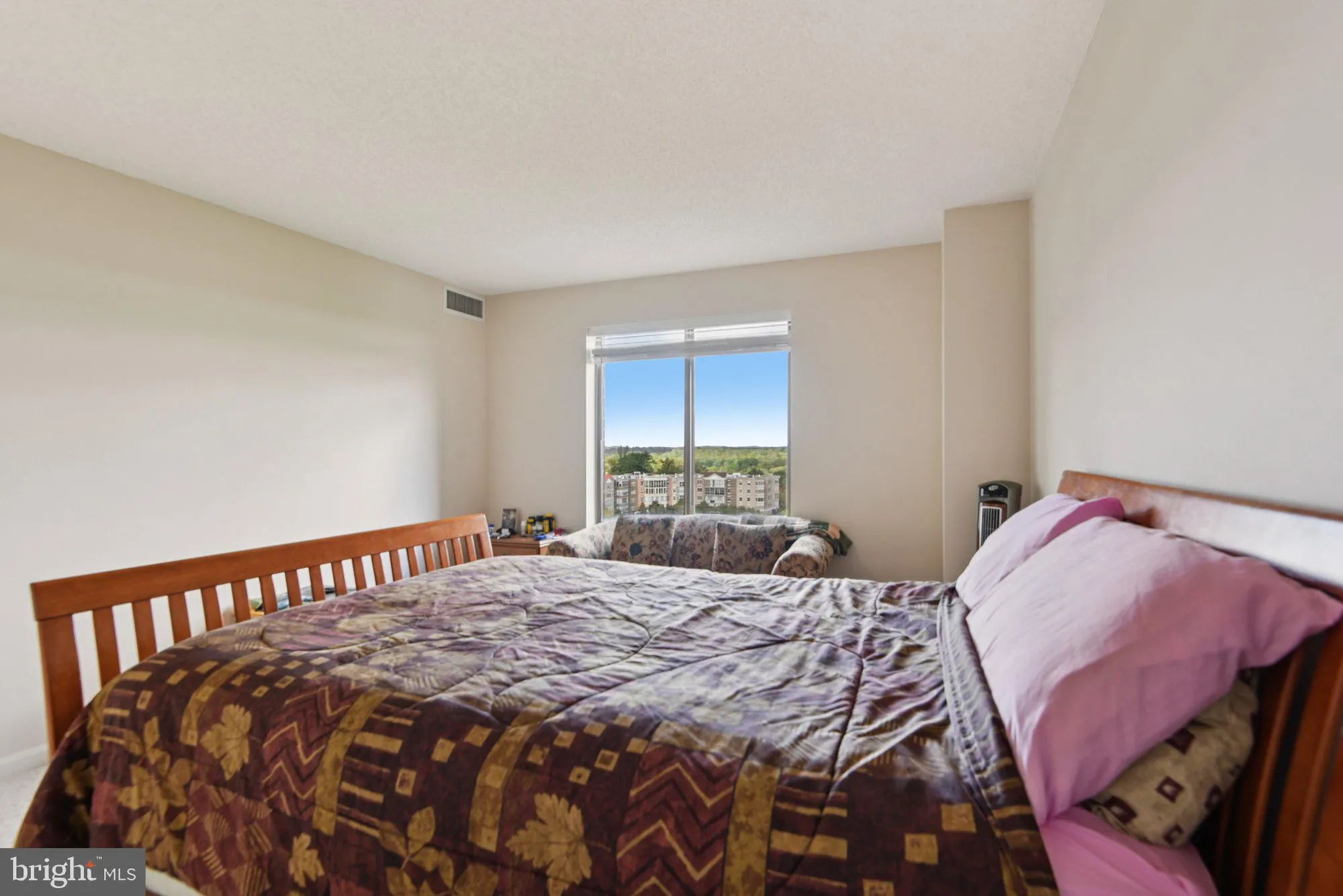 Property Slideshow image 25 of 38 | 19385 cypress ridge ter 815, Leesburg, VA, 20176