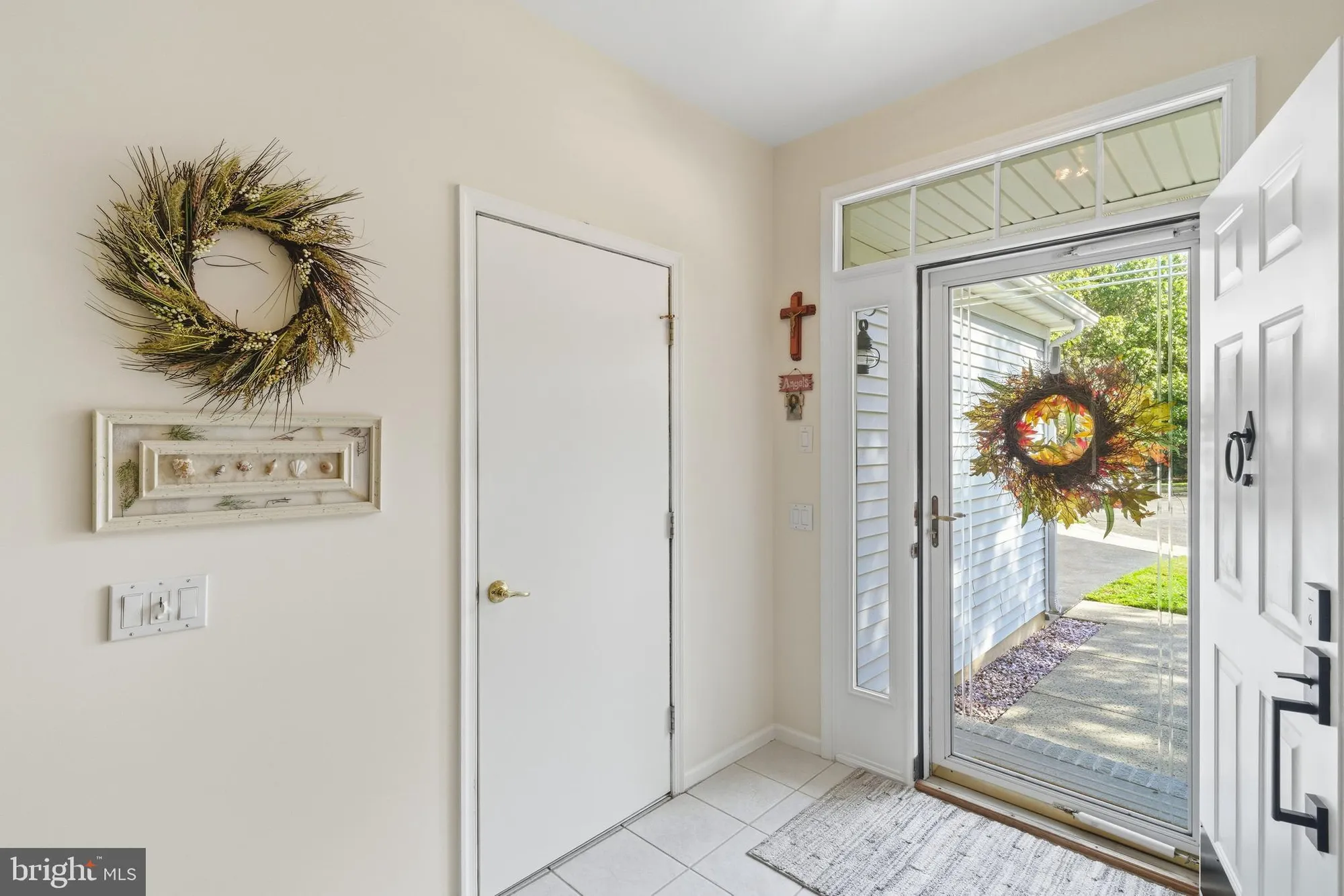 Property Slideshow image 10 of 59 | 7 river bend ct, Barnegat, NJ, 08005