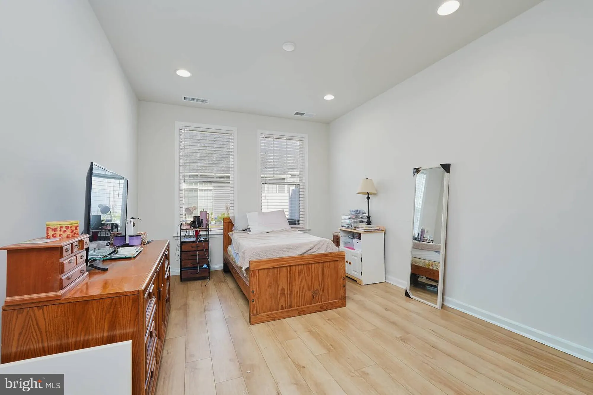 Property Slideshow image 10 of 20 | 13504 goldeneye cir, Clarksburg, MD, 20871
