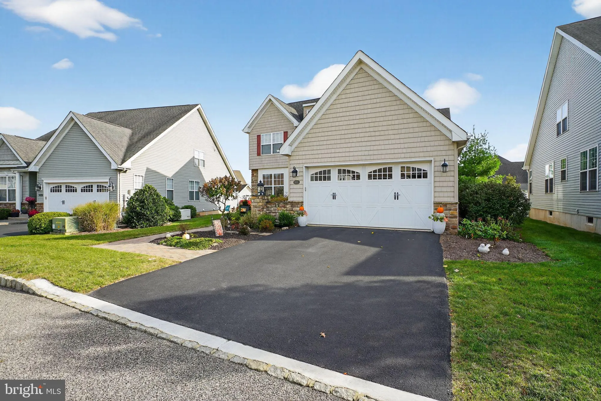 Property Slideshow image 3 of 28 | 1351 creekside ln, Quakertown, PA, 18951