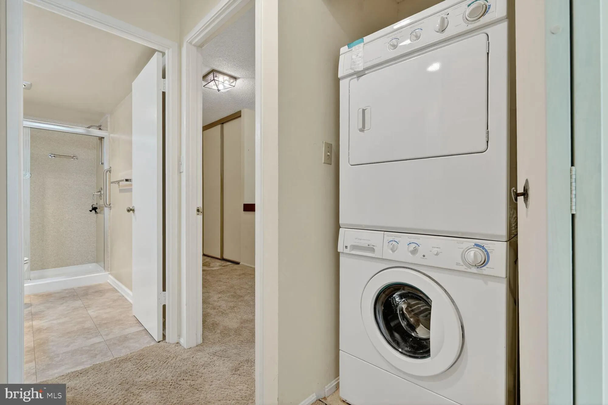 Property Slideshow image 8 of 29 | 15101 interlachen dr 1-123, Silver Spring, MD, 20906