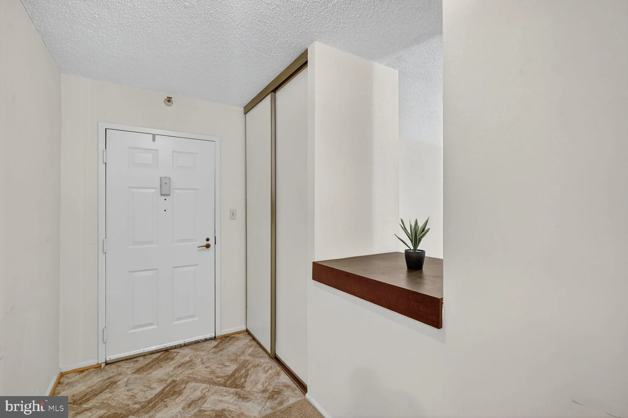 Property Slideshow image 6 of 29 | 15101 interlachen dr 1-123, Silver Spring, MD, 20906