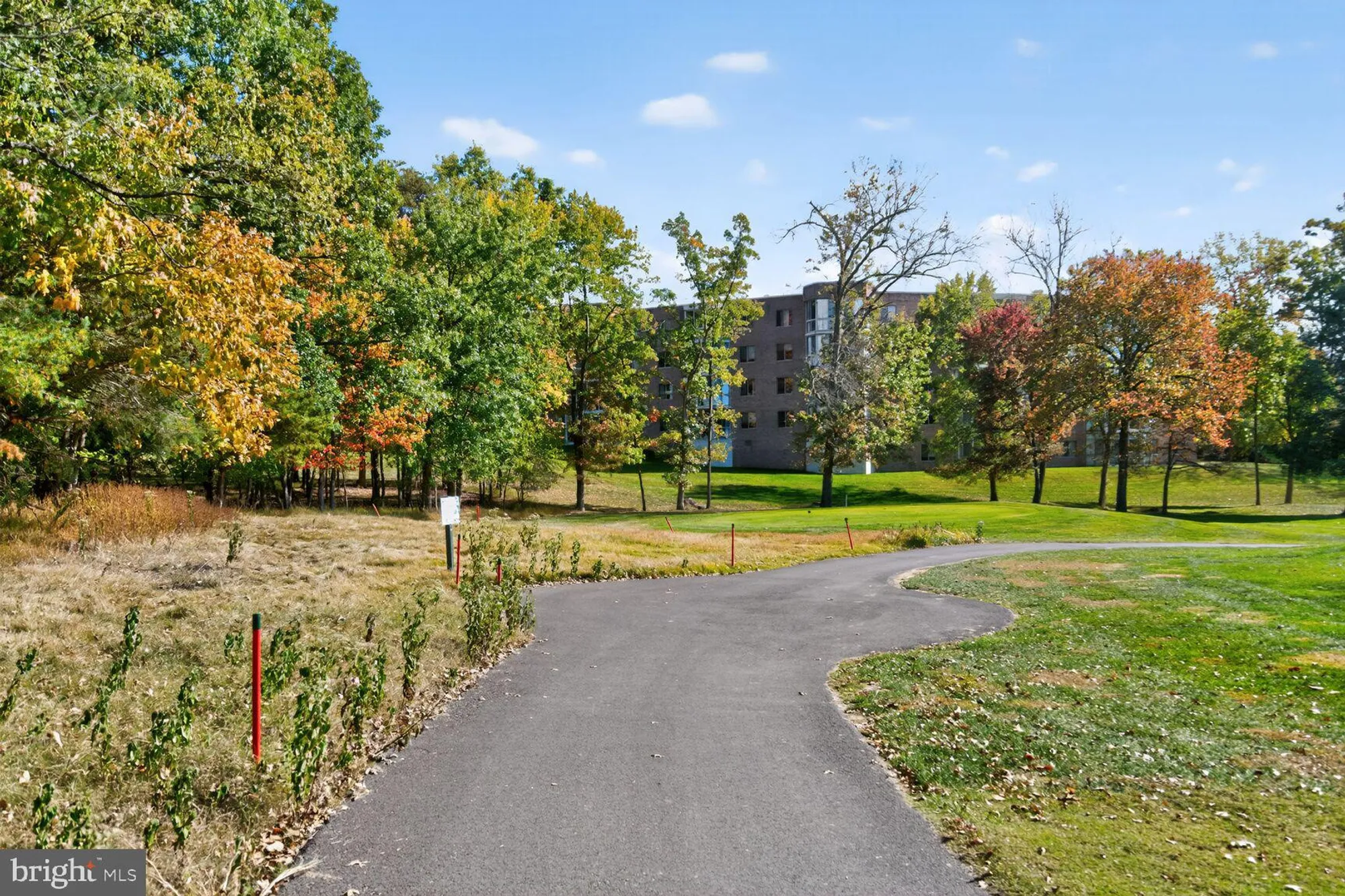 Property Slideshow image 29 of 29 | 15101 interlachen dr 1-123, Silver Spring, MD, 20906