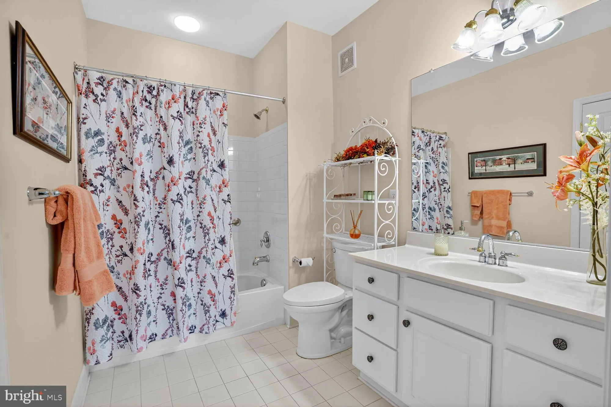 Property Slideshow image 29 of 40 | 7065 heritage hunt dr 203, Gainesville, VA, 20155