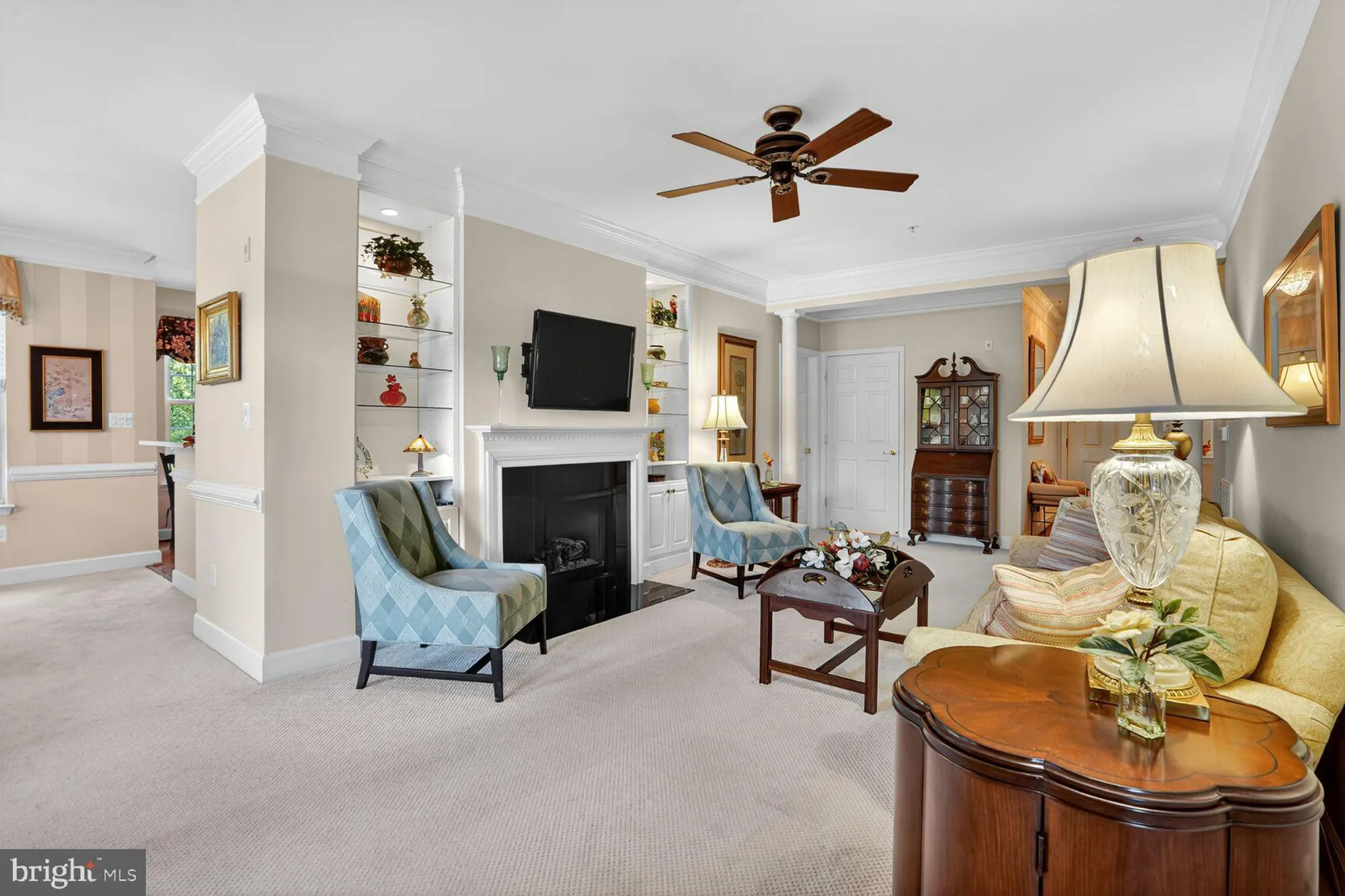 Property Slideshow image 8 of 40 | 7065 heritage hunt dr 203, Gainesville, VA, 20155