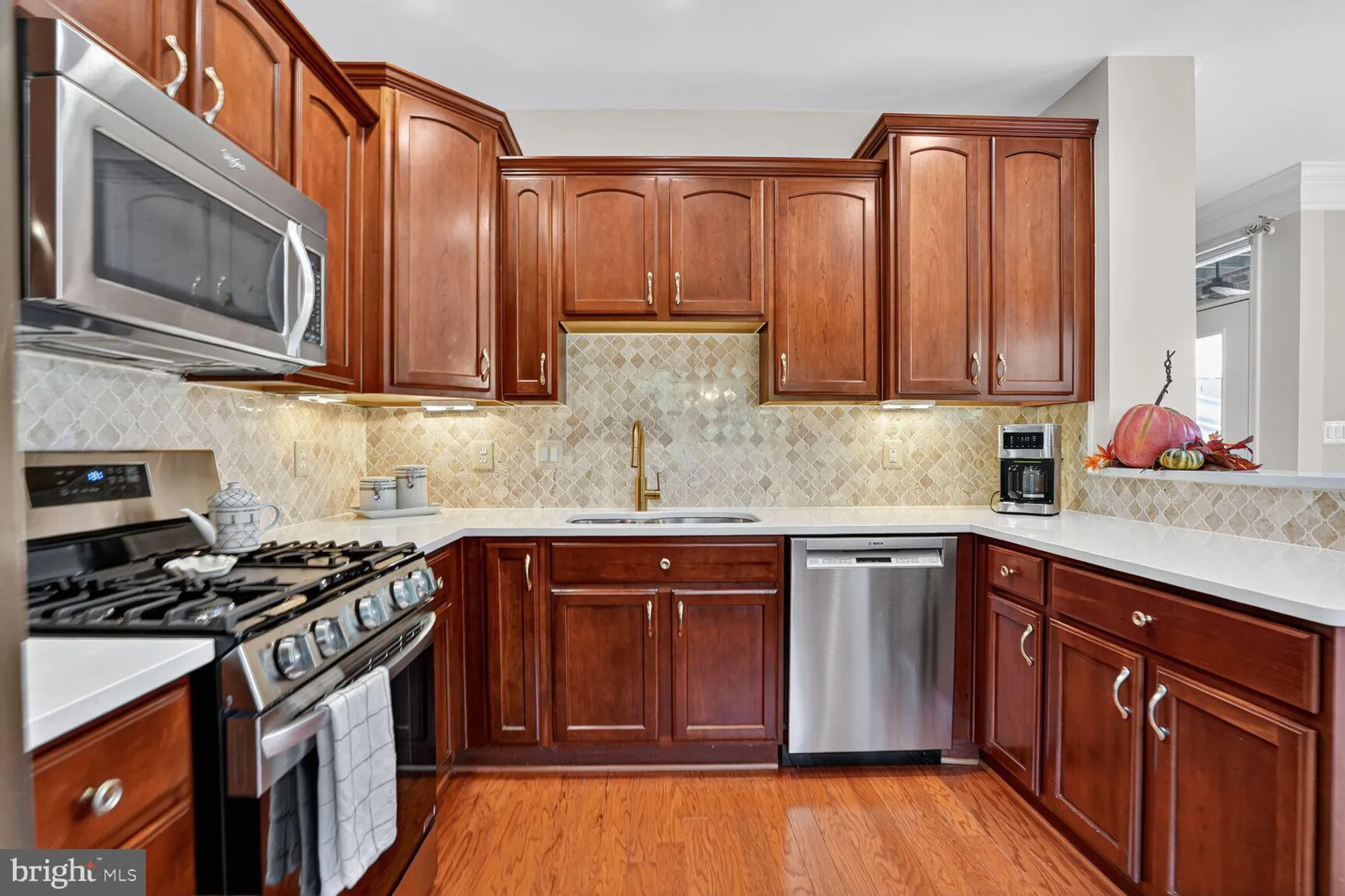 Property Slideshow image 15 of 40 | 7065 heritage hunt dr 203, Gainesville, VA, 20155