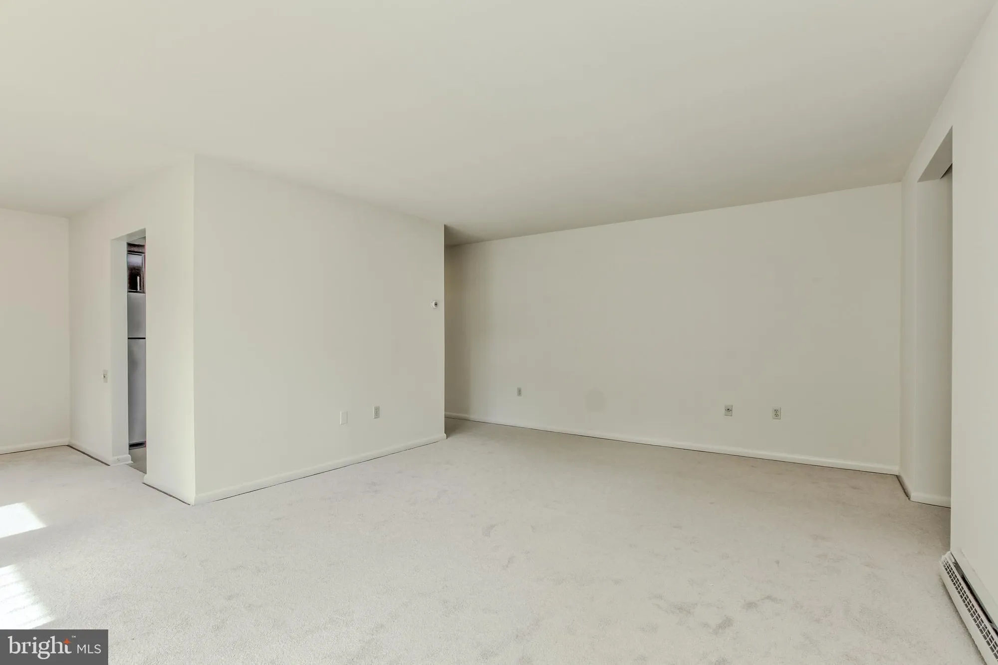 Property Slideshow image 8 of 22 | 3320 chiswick ct 61-2b, Silver Spring, MD, 20906