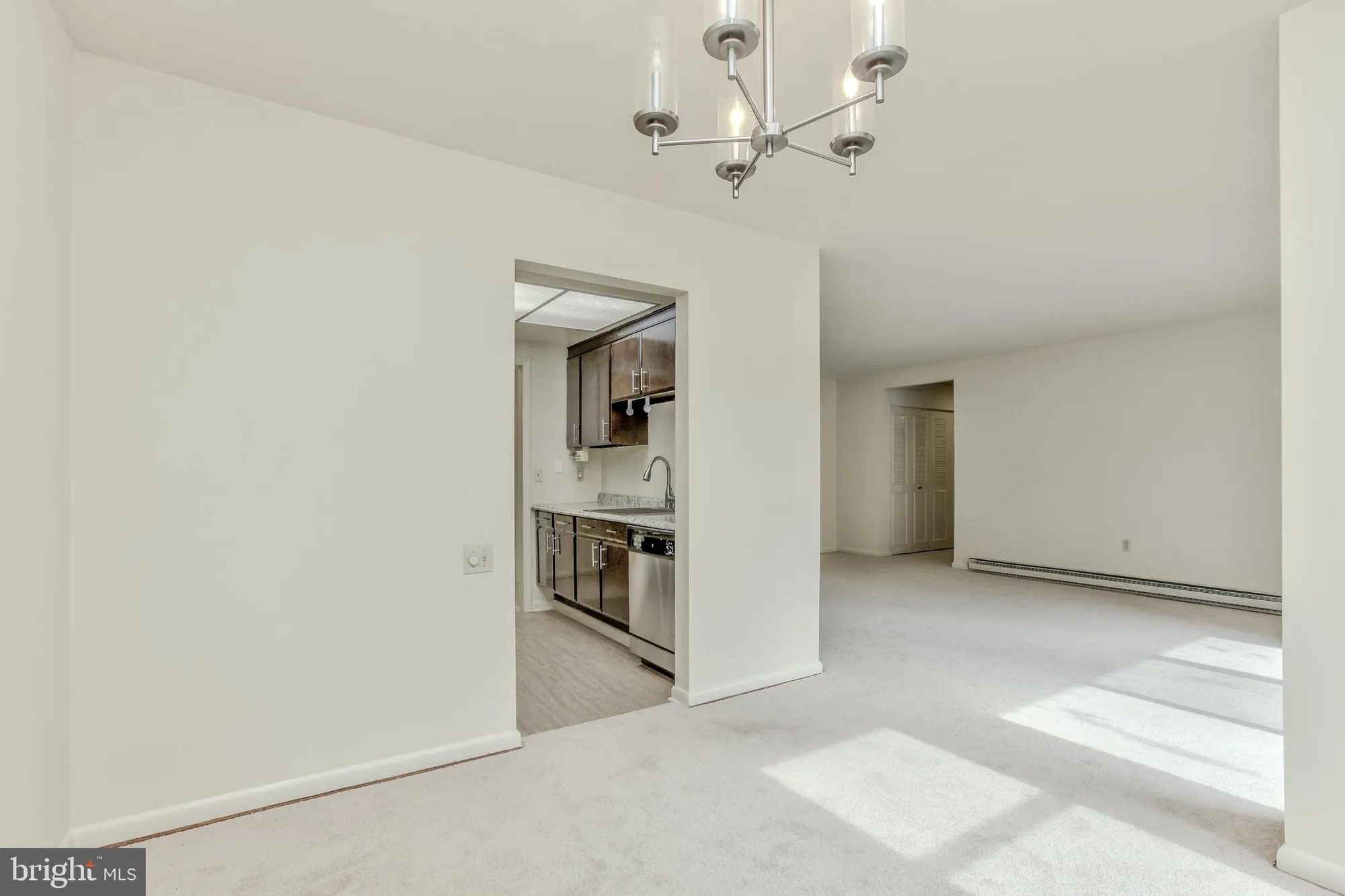 Property Slideshow image 11 of 22 | 3320 chiswick ct 61-2b, Silver Spring, MD, 20906