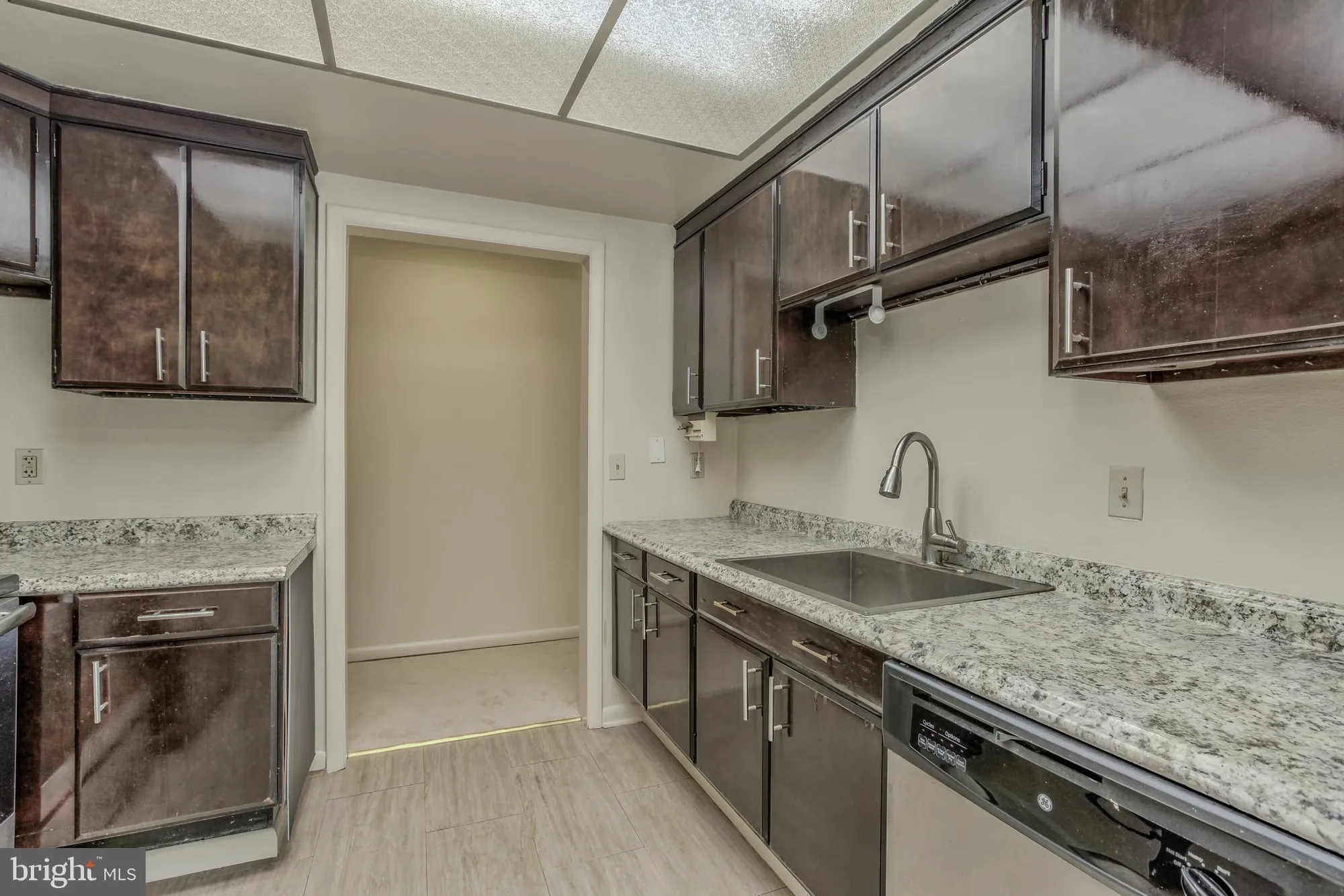 Property Slideshow image 13 of 22 | 3320 chiswick ct 61-2b, Silver Spring, MD, 20906
