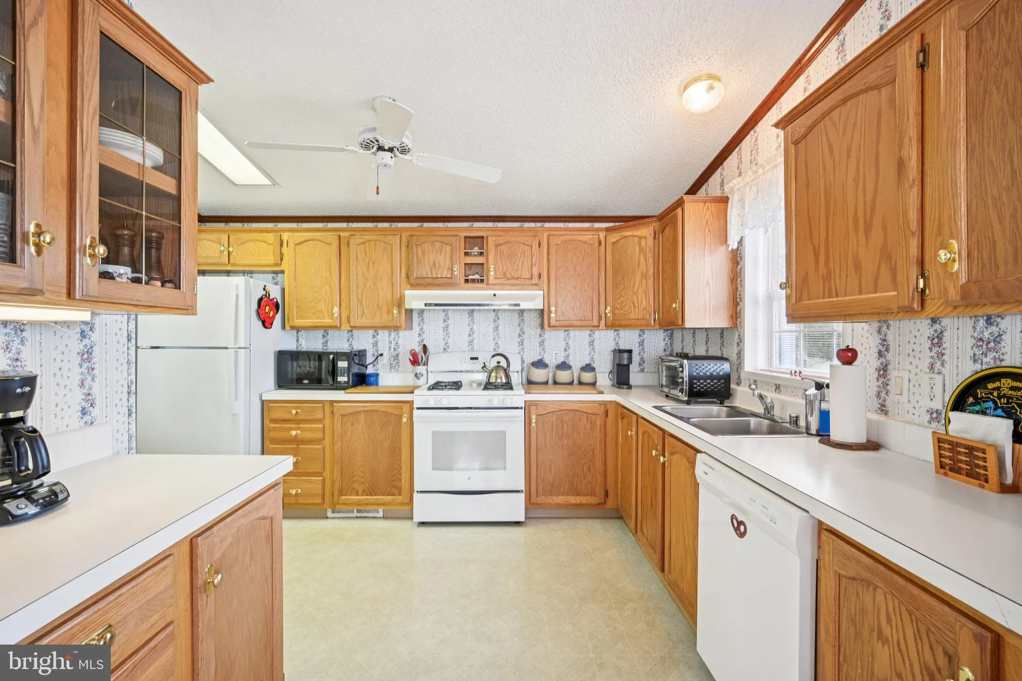 Property Slideshow image 19 of 64 | 1099 jfk dr, North Wales, PA, 19454