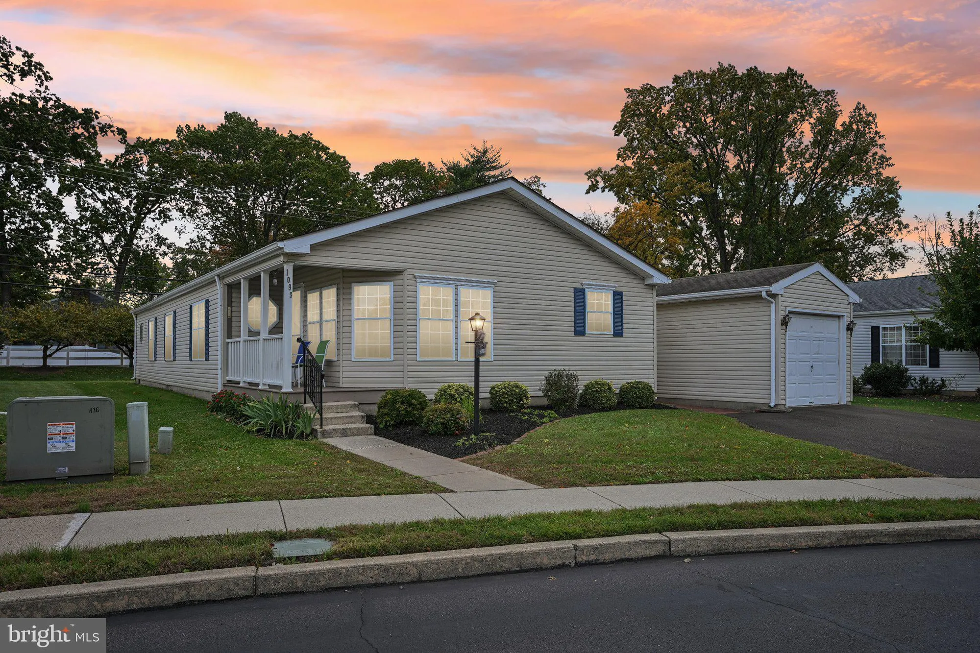 Property Slideshow image 1 of 64 | 1099 jfk dr, North Wales, PA, 19454