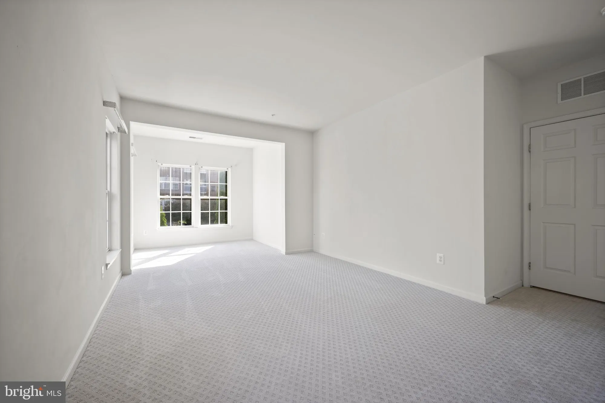 Property Slideshow image 13 of 34 | 8100 hickory high ct h, Ellicott City, MD, 21043