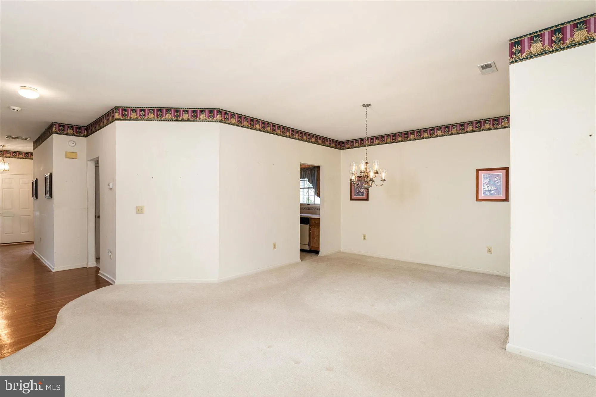 Property Slideshow image 19 of 30 | 11 covered bridge cir, Columbus, NJ, 08022