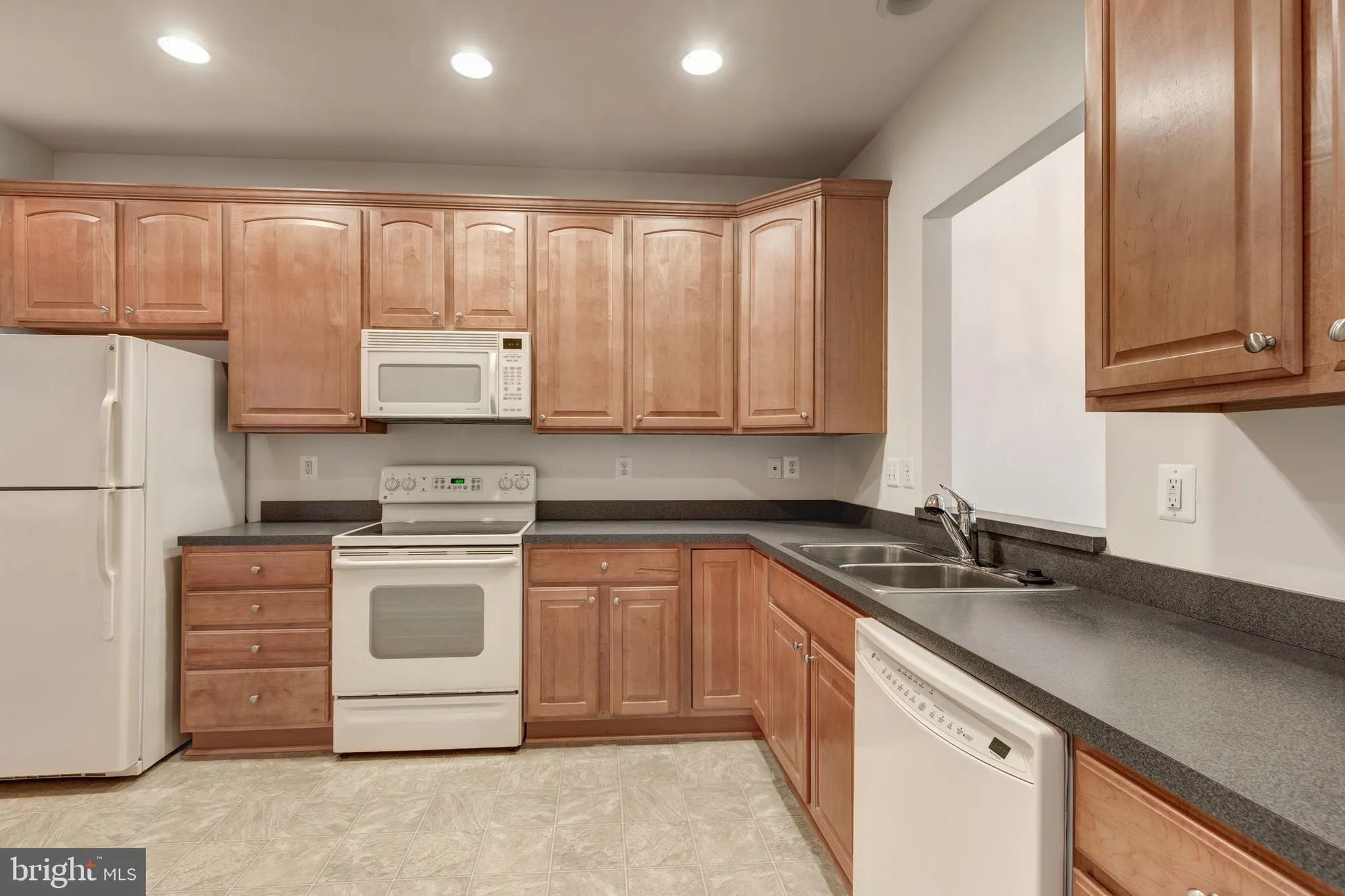 Property Slideshow image 12 of 38 | 172 saddletop dr # 364, Taneytown, MD, 21787