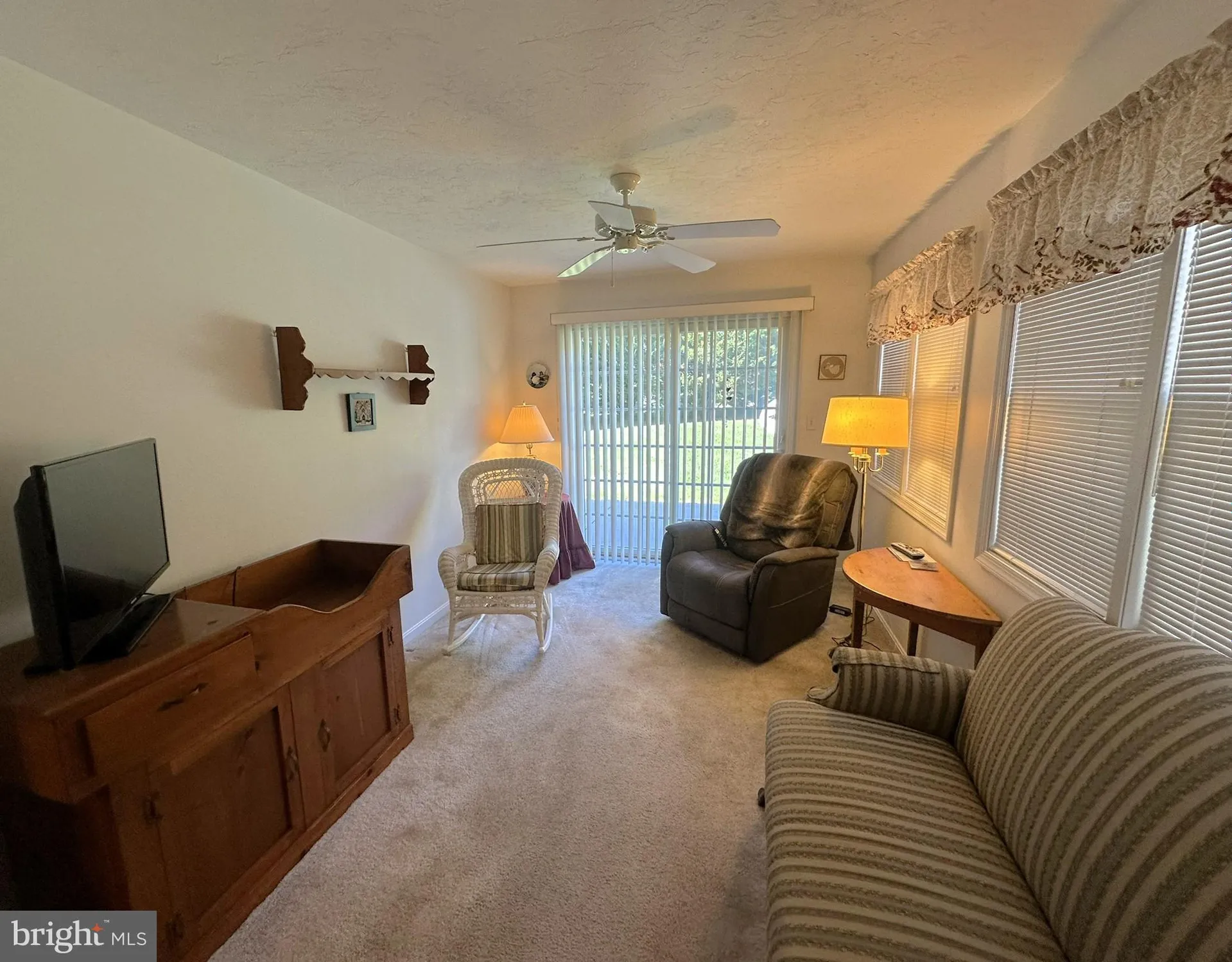 Property Slideshow image 10 of 29 | 525 parkview ln # 113, Hanover, PA, 17331