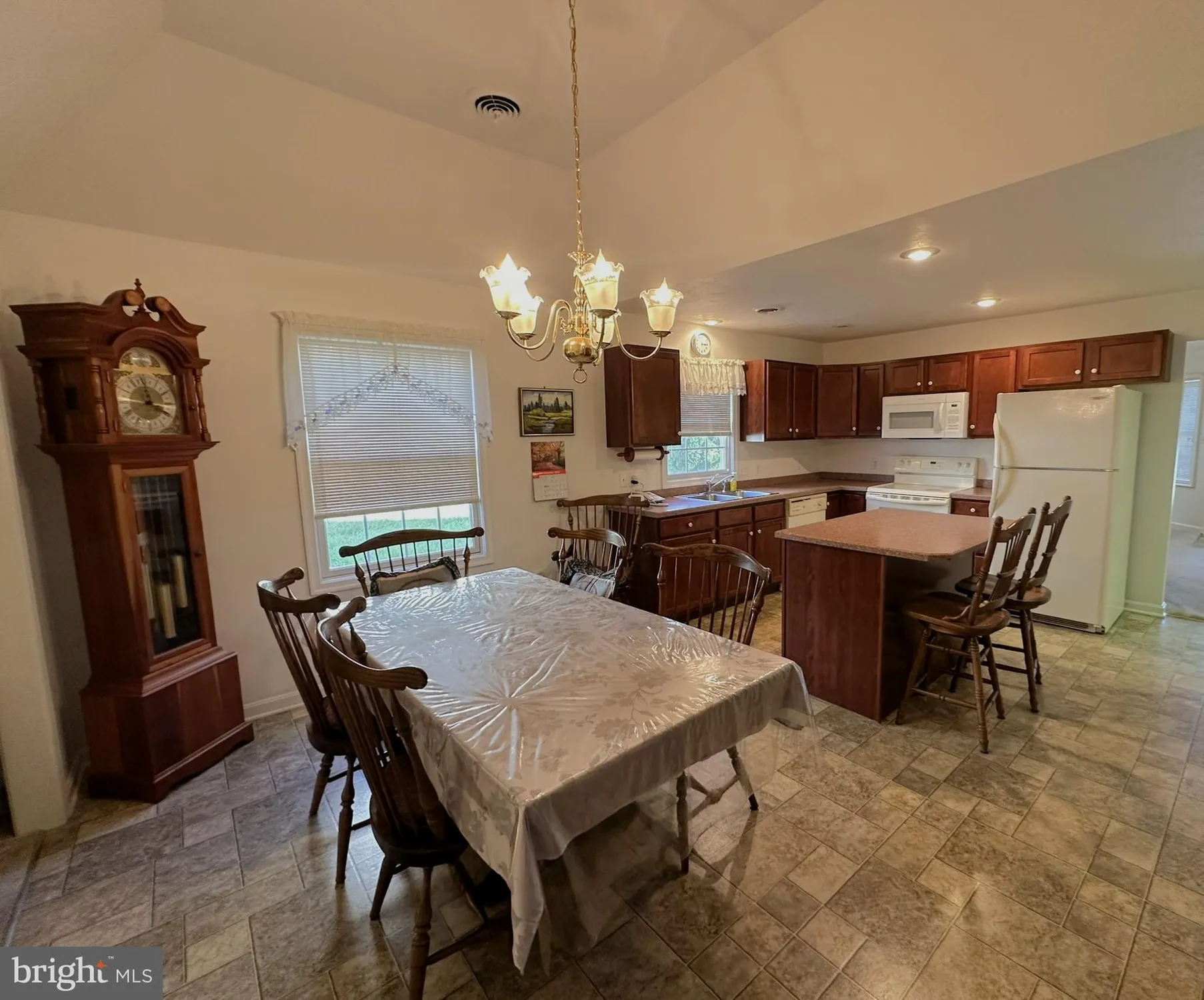Property Slideshow image 9 of 29 | 525 parkview ln # 113, Hanover, PA, 17331