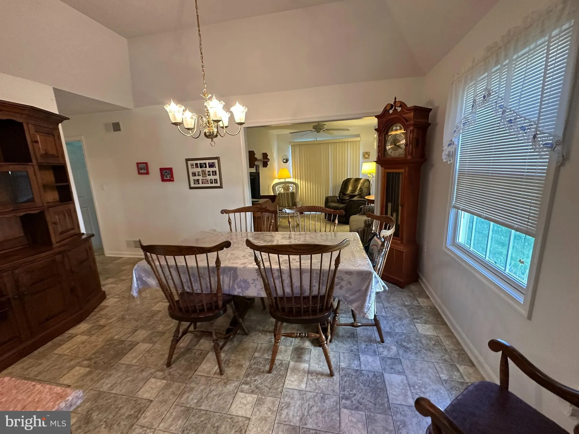 Property Slideshow image 8 of 29 | 525 parkview ln # 113, Hanover, PA, 17331