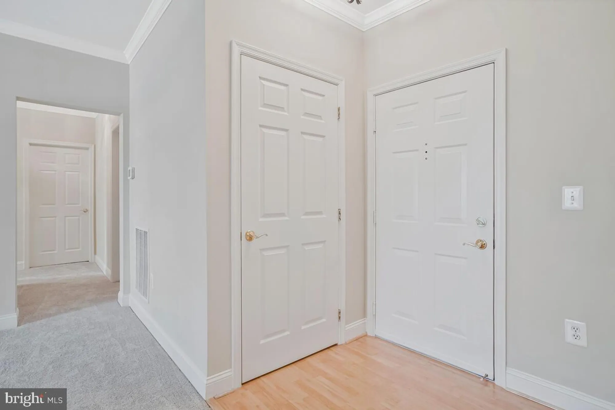 Property Slideshow image 5 of 49 | 2550 kensington gdns 205, Ellicott City, MD, 21043