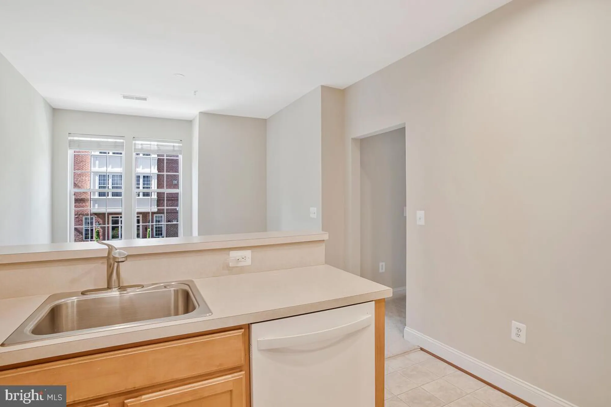 Property Slideshow image 16 of 49 | 2550 kensington gdns 205, Ellicott City, MD, 21043