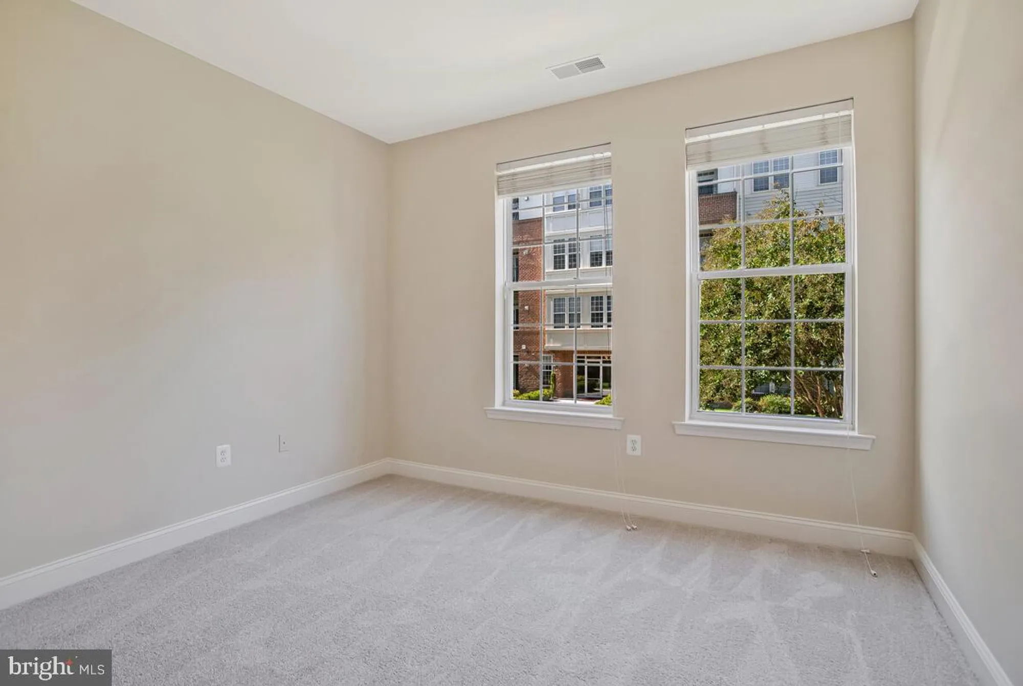 Property Slideshow image 32 of 49 | 2550 kensington gdns 205, Ellicott City, MD, 21043