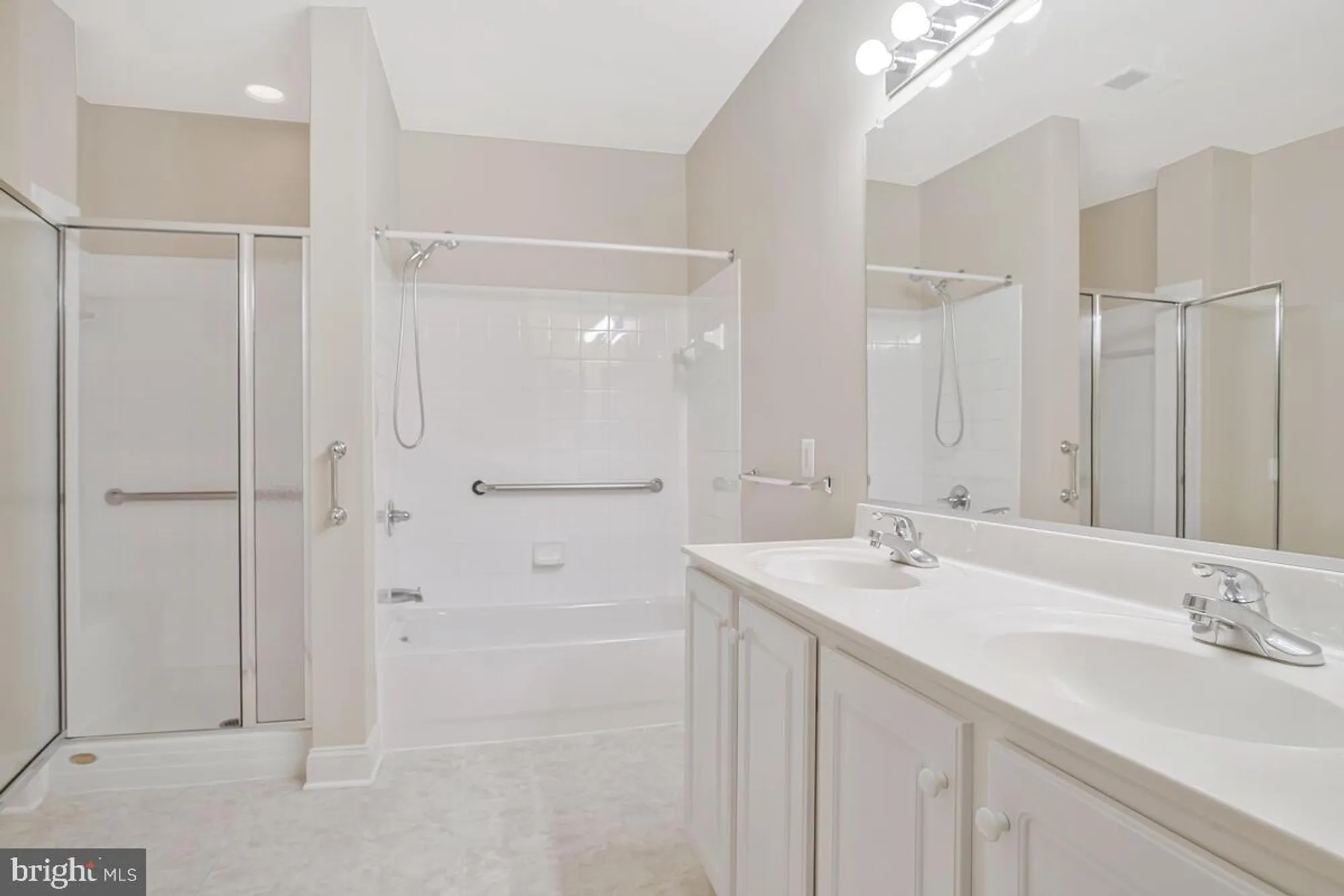 Property Slideshow image 24 of 49 | 2550 kensington gdns 205, Ellicott City, MD, 21043