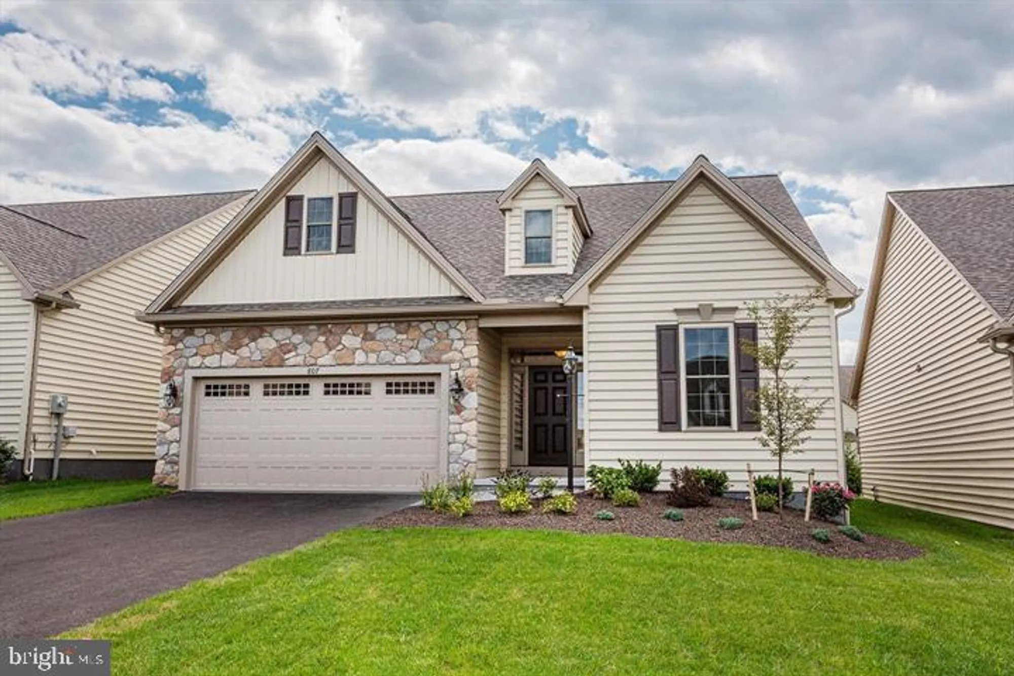 Property Slideshow image 1 of 42 | 604 greenbriar path, Cochranville, PA, 19330