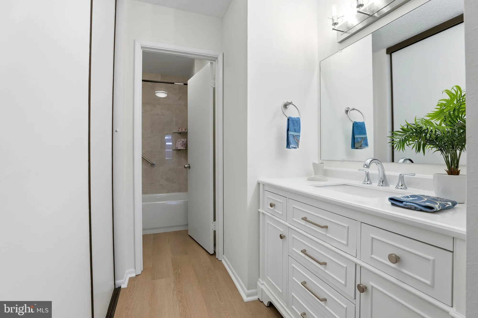Property Slideshow image 27 of 31 | 3500 forest edge dr 15-2f, Silver Spring, MD, 20906