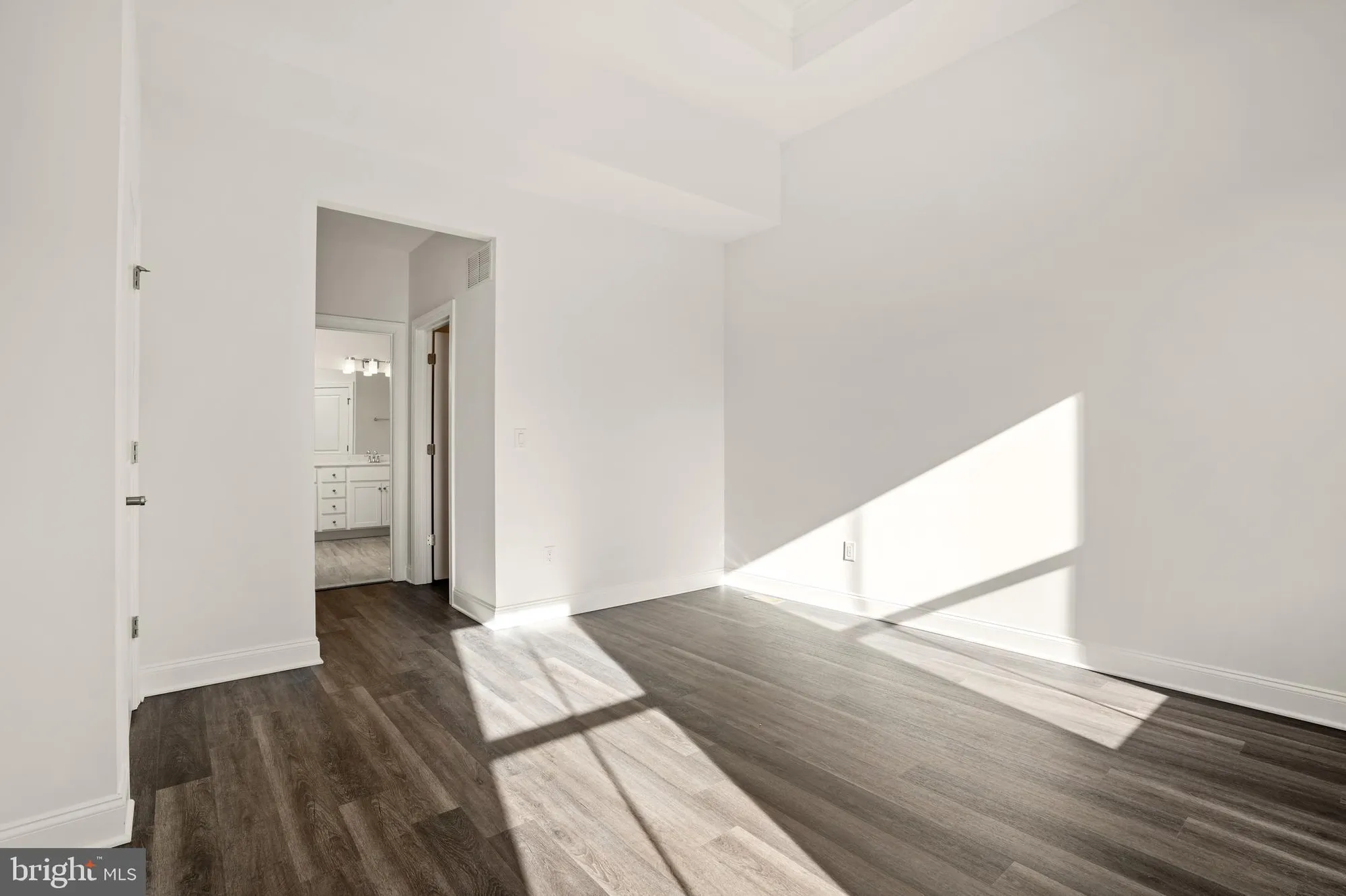 Property Slideshow image 18 of 43 | 33 kay chiarello way, Hamilton, NJ, 08690