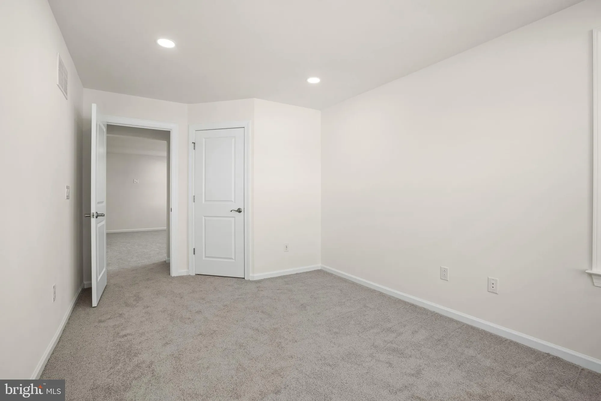 Property Slideshow image 28 of 43 | 33 kay chiarello way, Hamilton, NJ, 08690