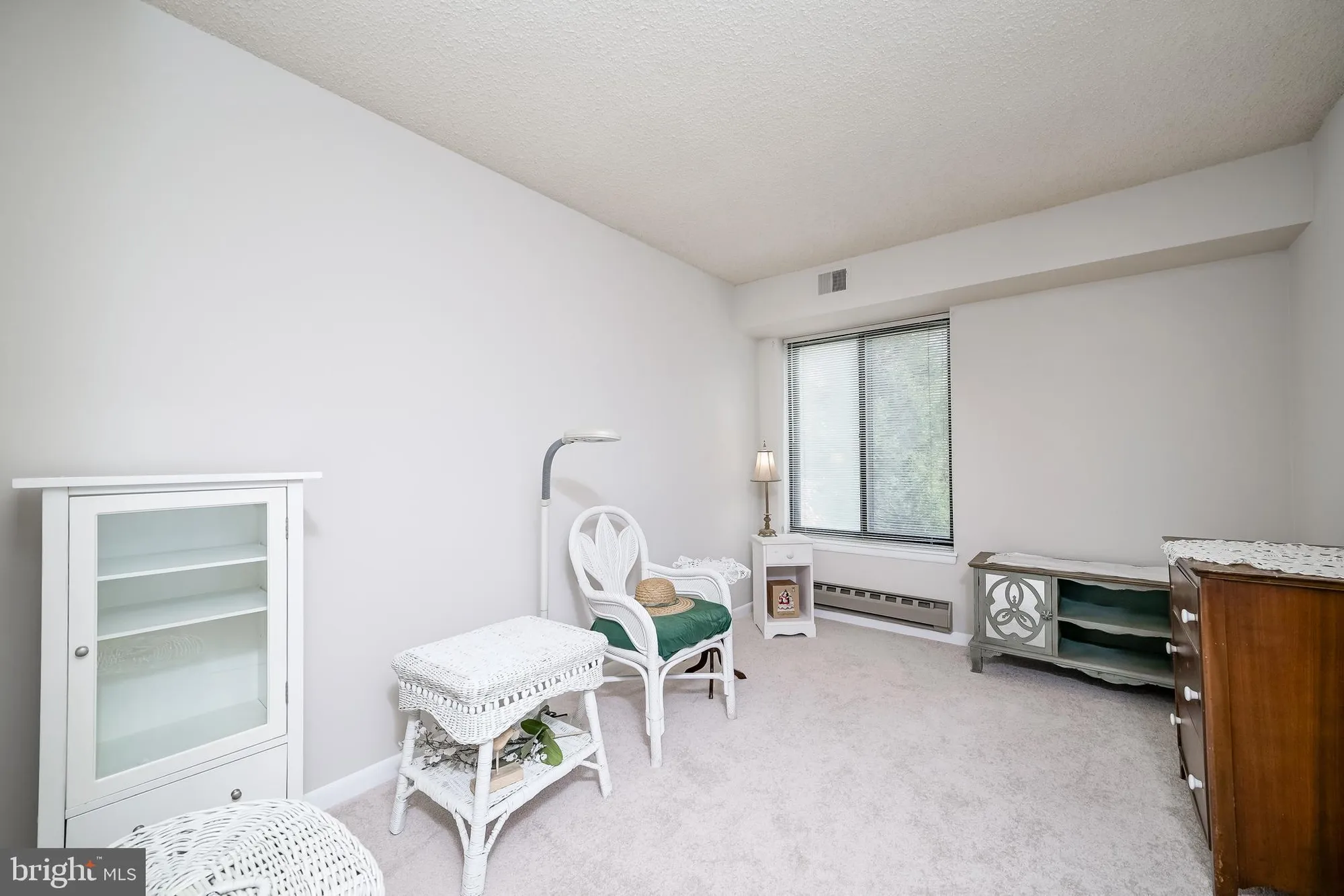 Property Slideshow image 32 of 42 | 15211 elkridge way 94-2f, Silver Spring, MD, 20906
