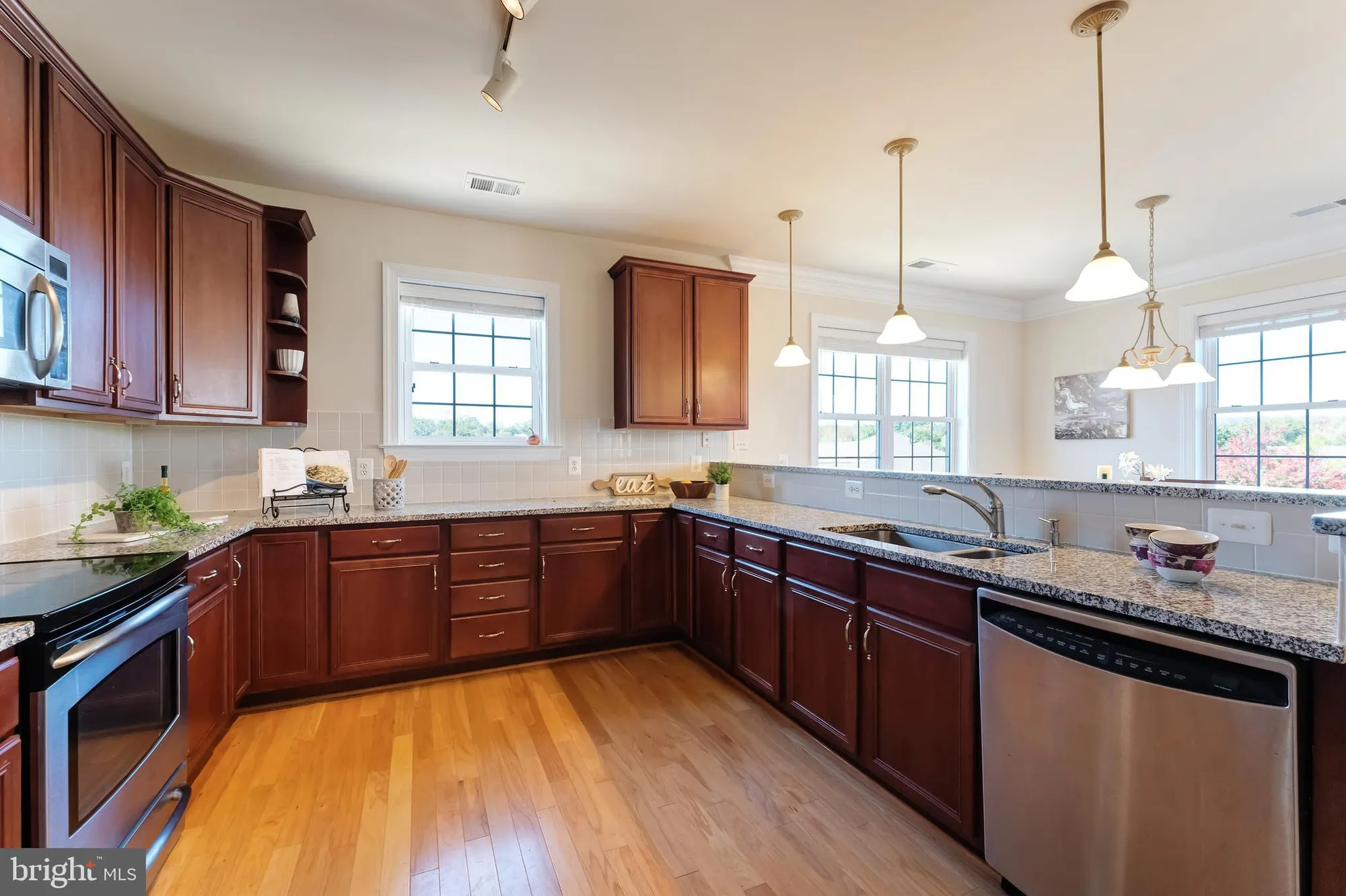 Property Slideshow image 13 of 39 | 15251 royal crest dr apt 306, Haymarket, VA, 20169