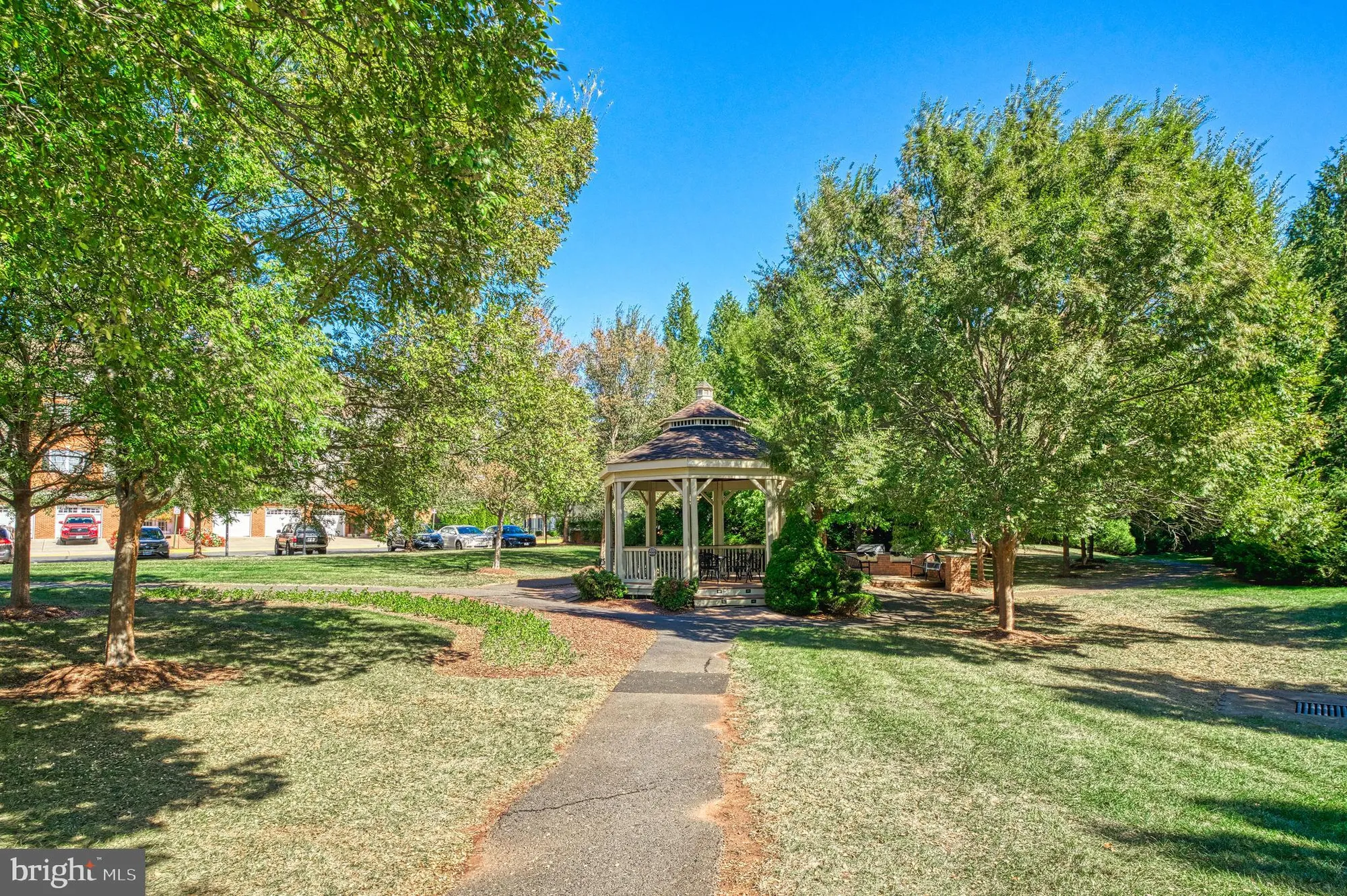 Property Slideshow image 35 of 39 | 15251 royal crest dr apt 306, Haymarket, VA, 20169