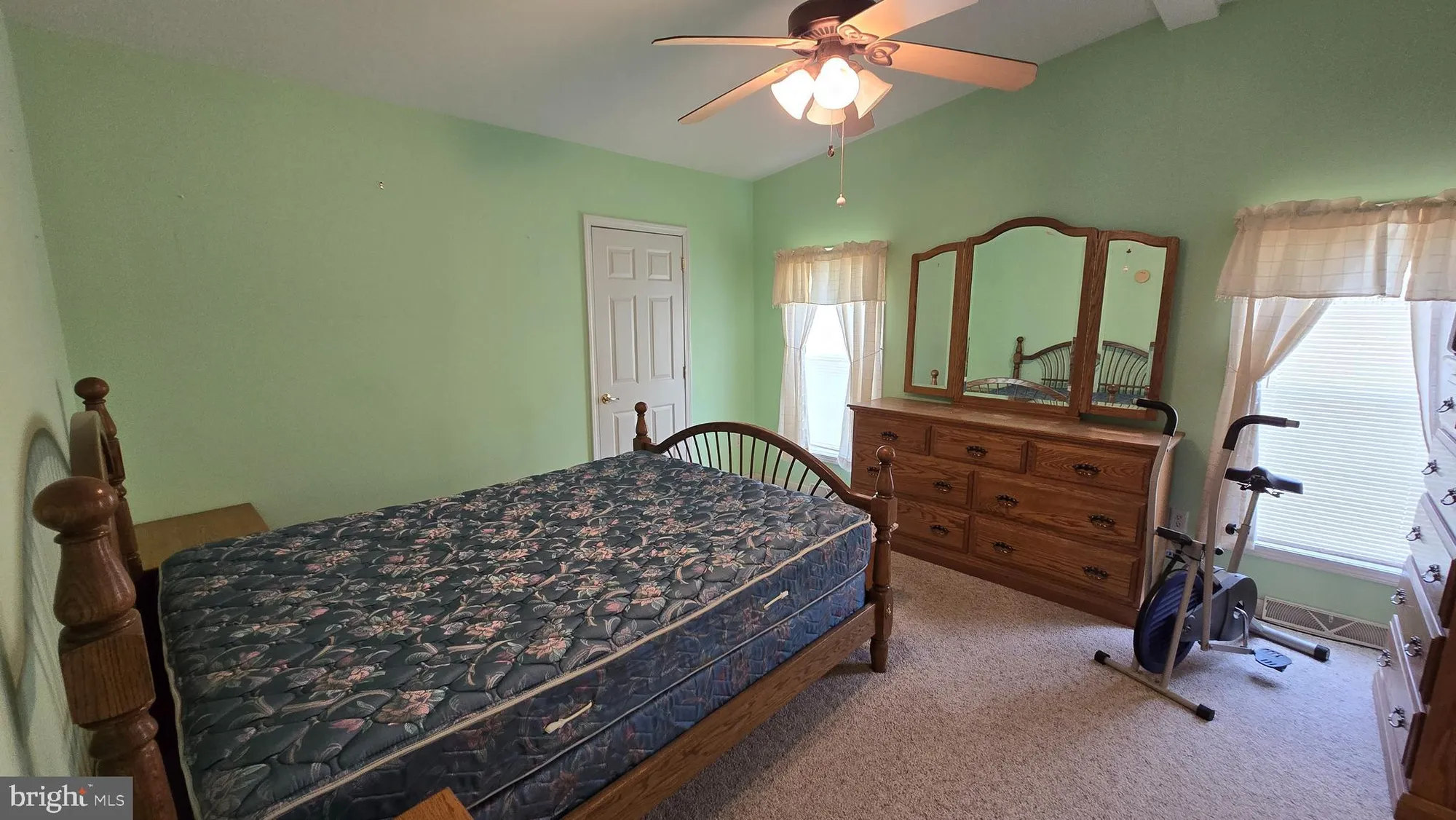 Property Slideshow image 18 of 28 | 249 w 4th st, Red Hill, PA, 18076