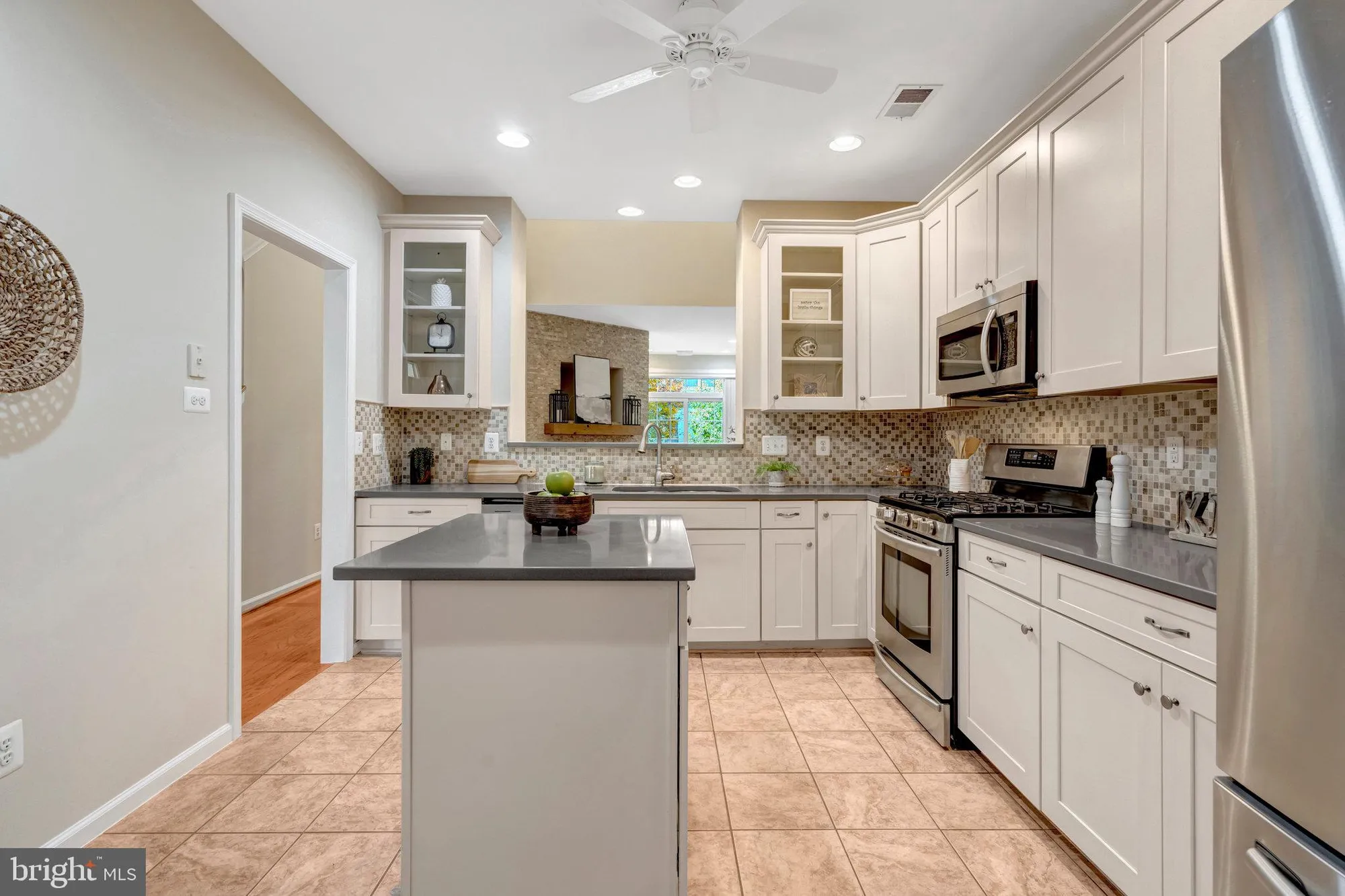 Property Slideshow image 15 of 55 | 6524 box elder loop, Gainesville, VA, 20155