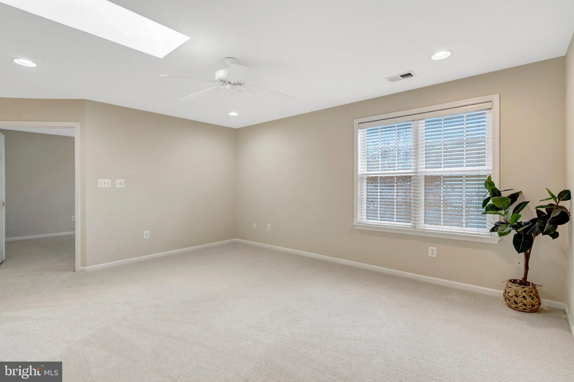 Property Slideshow image 39 of 55 | 6524 box elder loop, Gainesville, VA, 20155