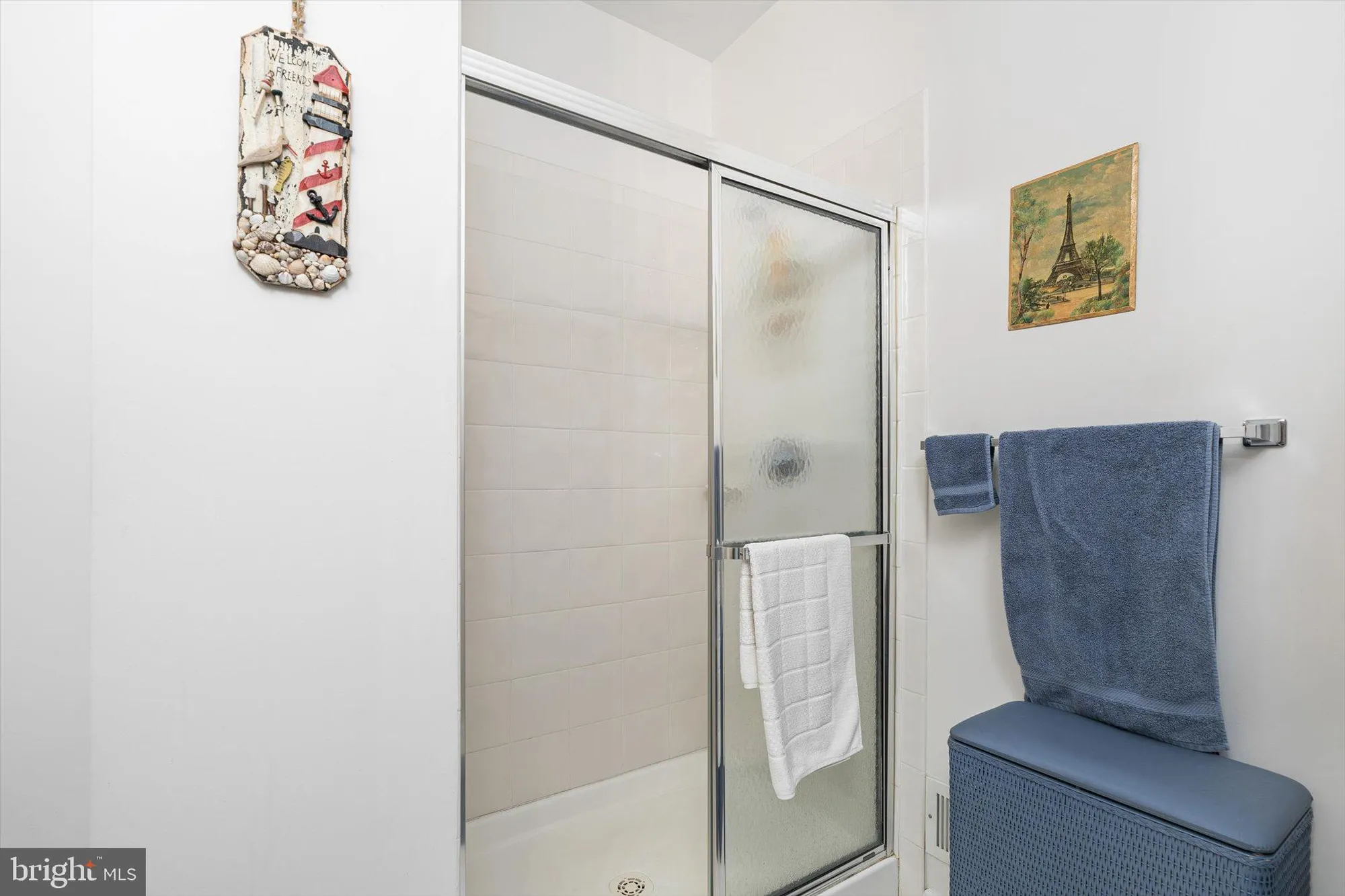 Property Slideshow image 21 of 25 | 229 meadowlark dr, Hamilton, NJ, 08690