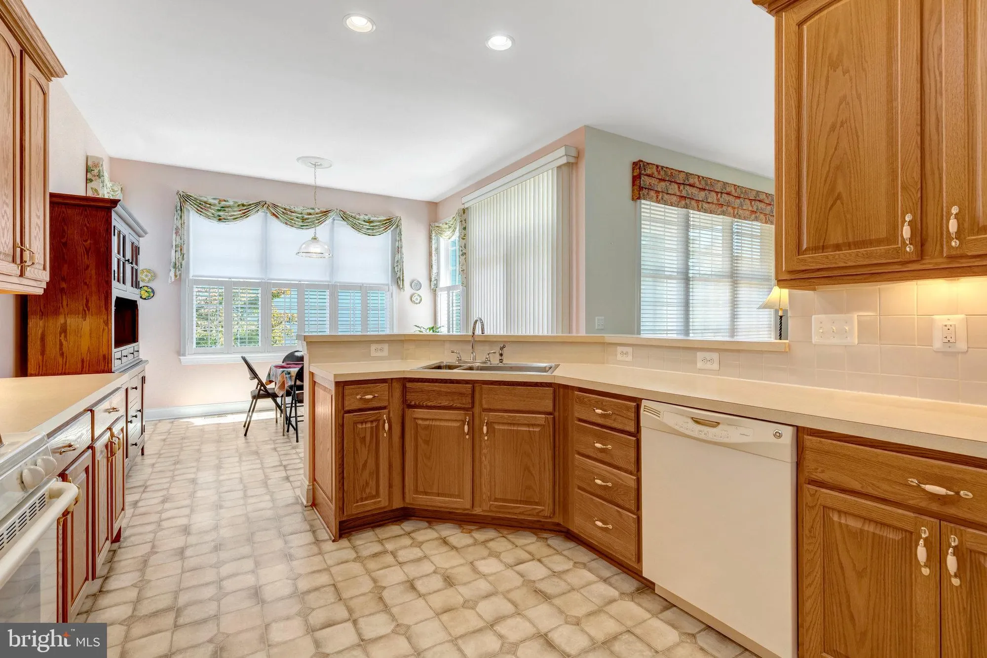 Property Slideshow image 11 of 43 | 5226 canyon creek way, Haymarket, VA, 20169