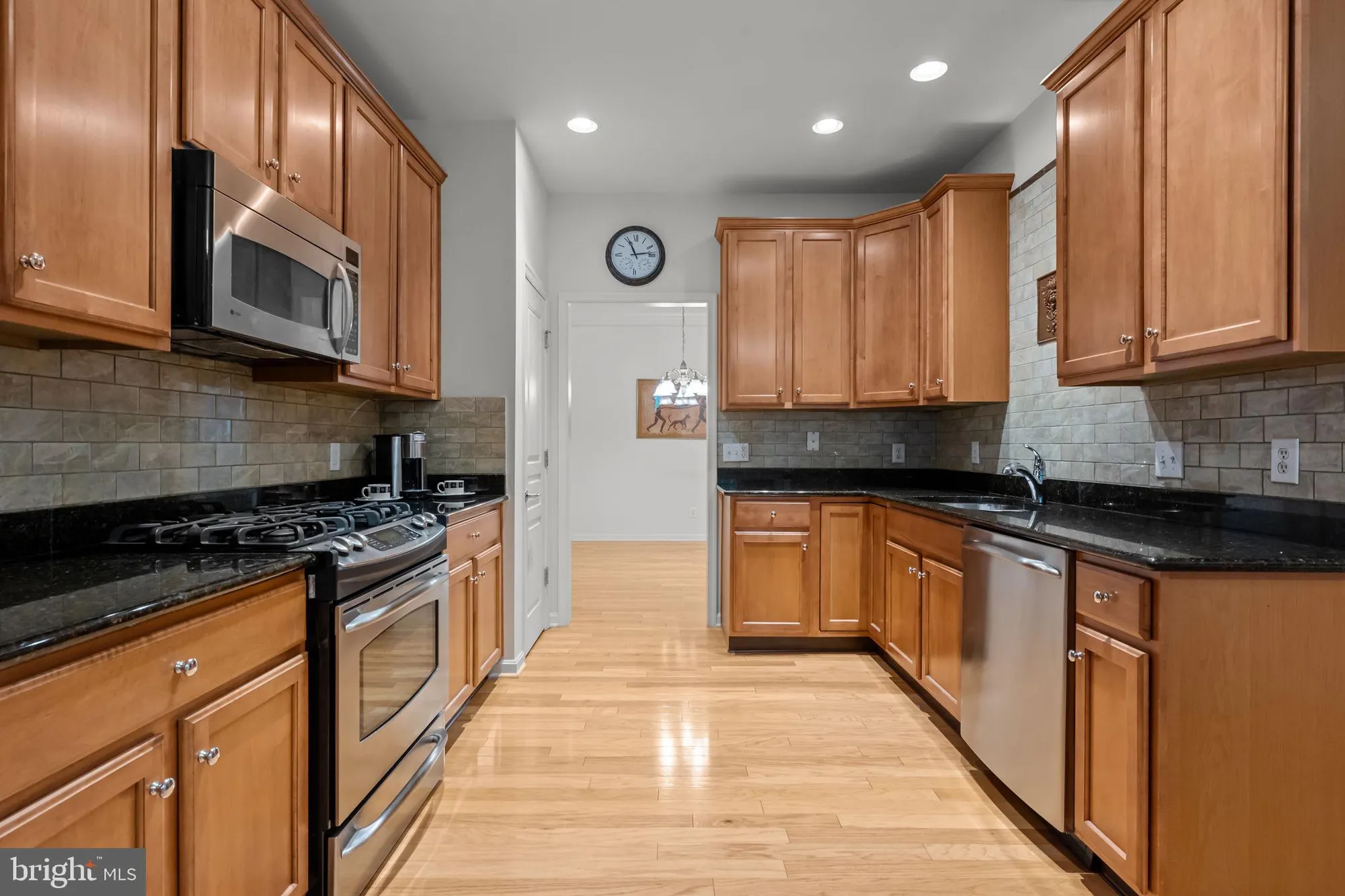 Property Slideshow image 3 of 43 | 8 dove ct, Hamilton, NJ, 08690