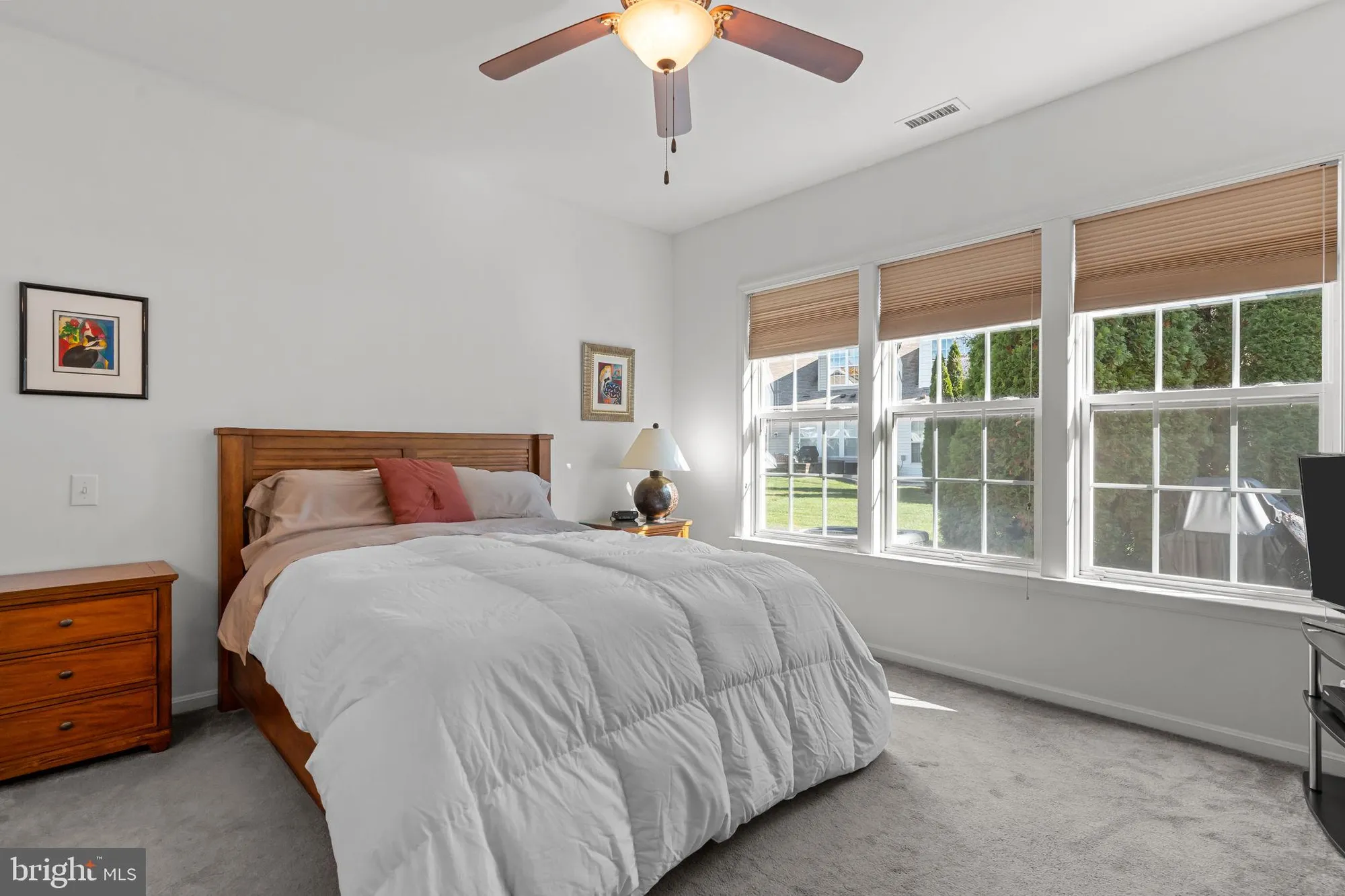 Property Slideshow image 17 of 43 | 8 dove ct, Hamilton, NJ, 08690