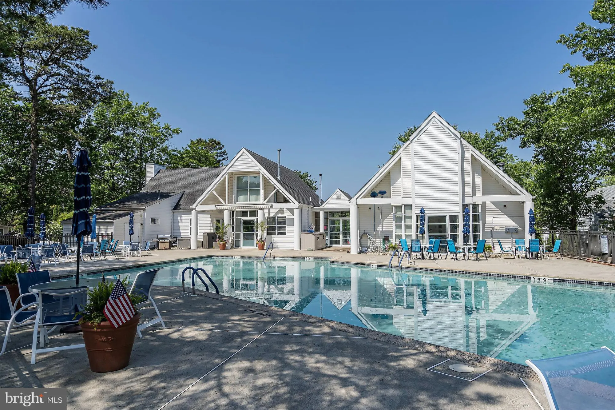 Property Slideshow image 34 of 36 | 10 hampton rd, Manahawkin, NJ, 08050