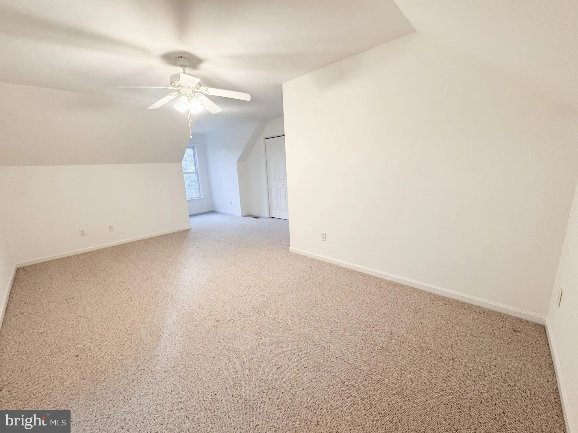 Property Slideshow image 25 of 30 | 133 lynthwaite farm ln, Wilmington, DE, 19803