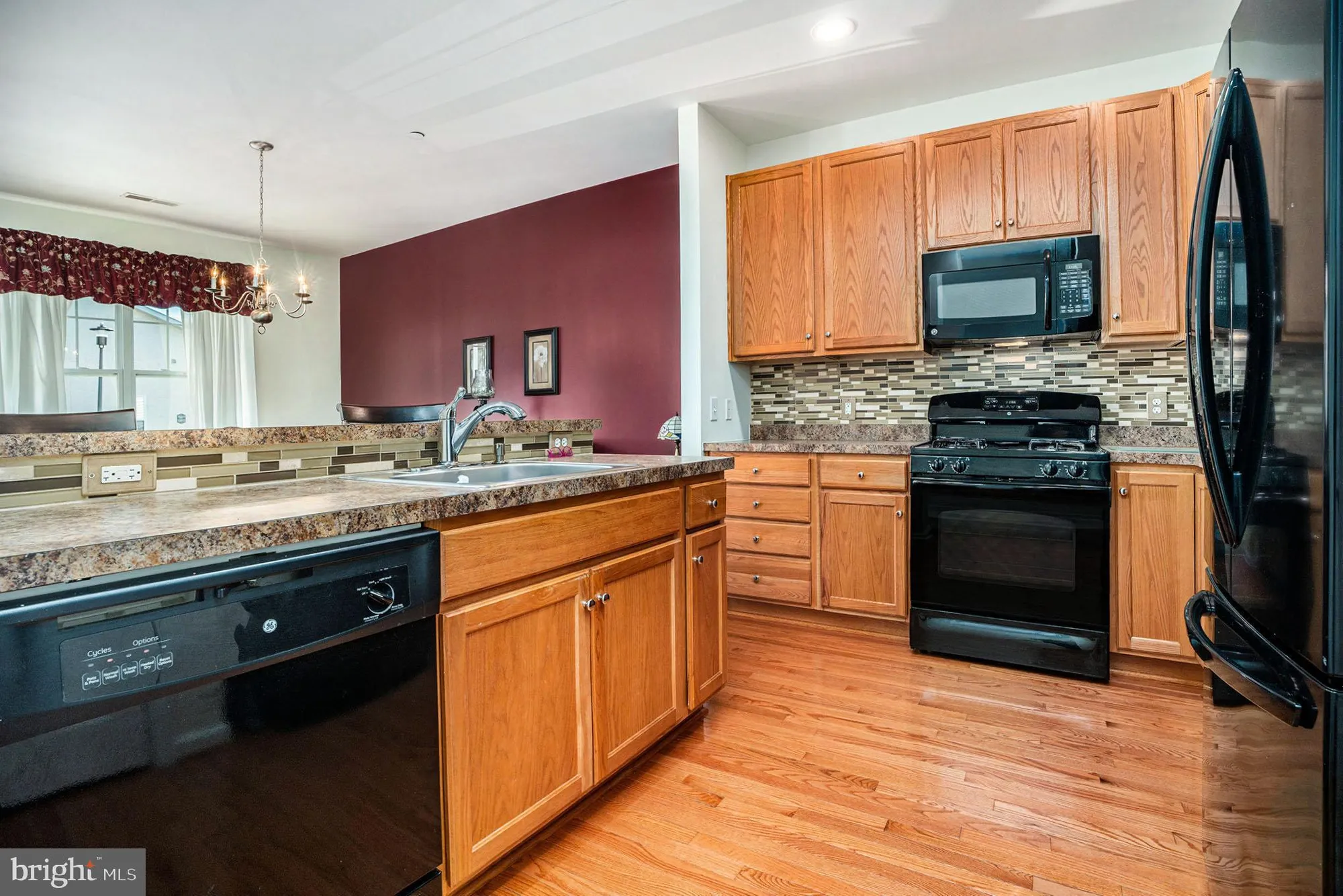 Property Slideshow image 12 of 19 | 15022 dahlia dr, Philadelphia, PA, 19116