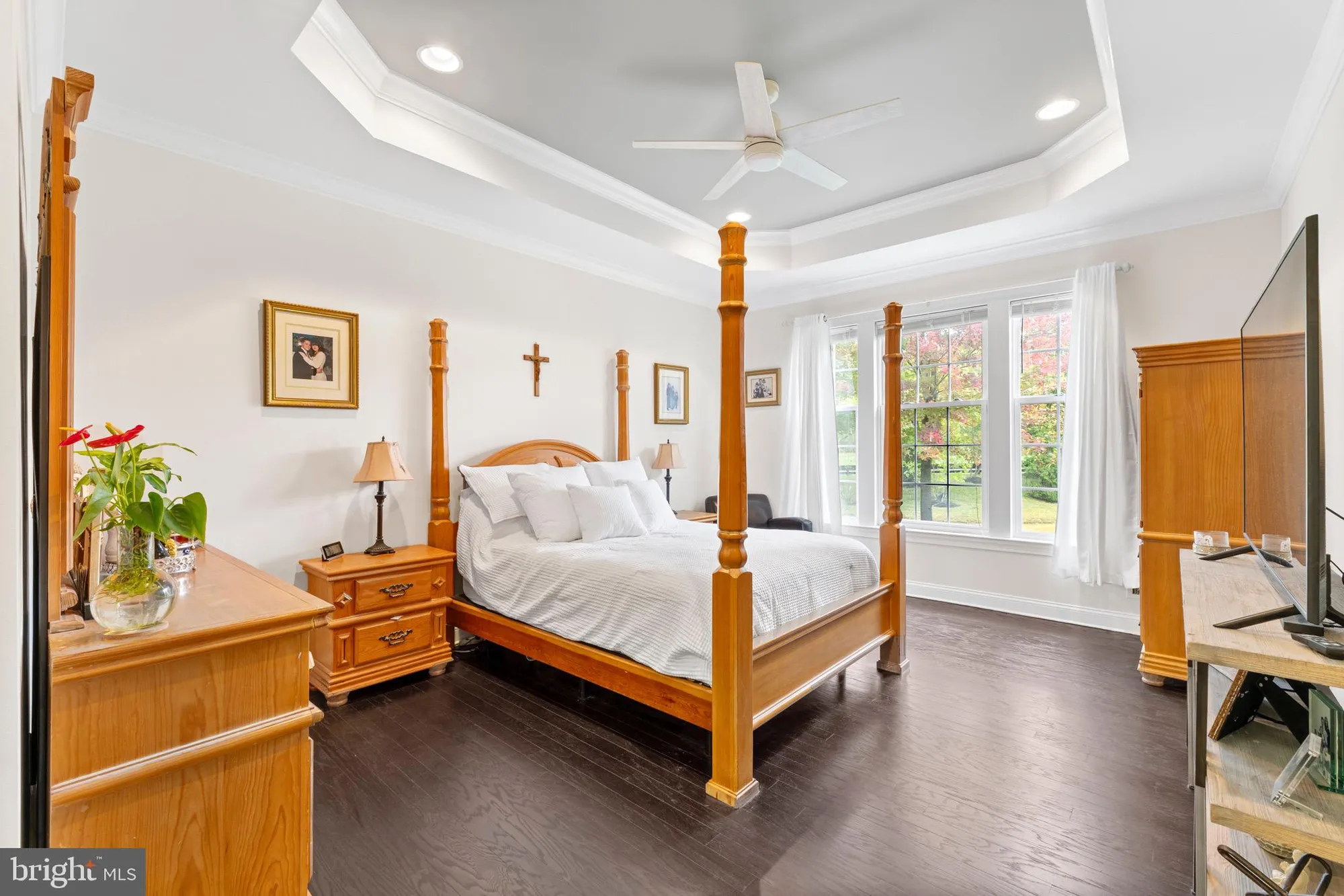 Property Slideshow image 23 of 48 | 23 barton dr, Hightstown, NJ, 08520