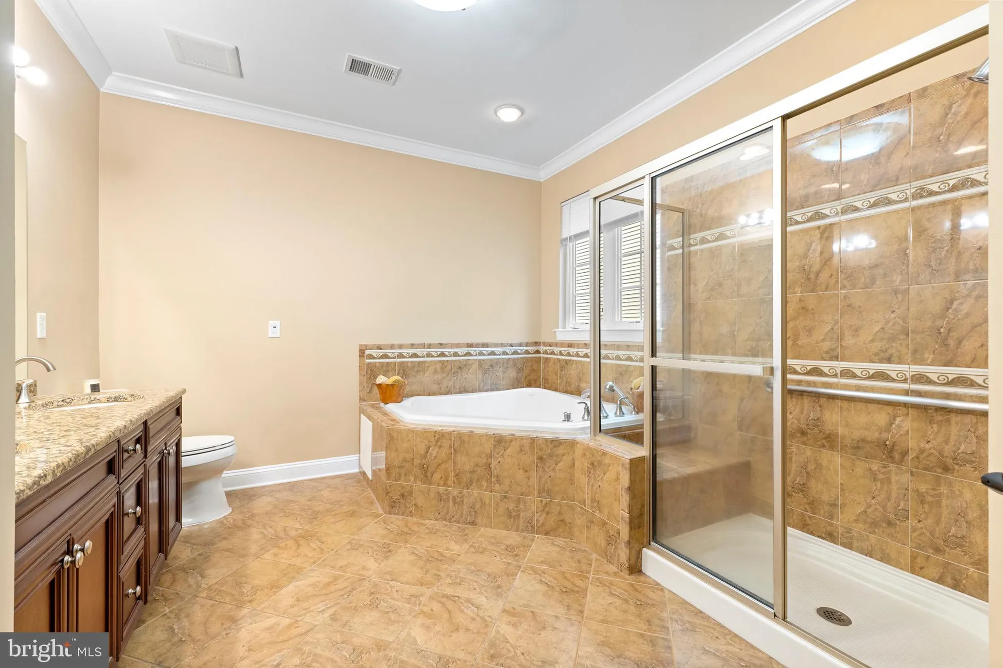 Property Slideshow image 26 of 48 | 23 barton dr, Hightstown, NJ, 08520