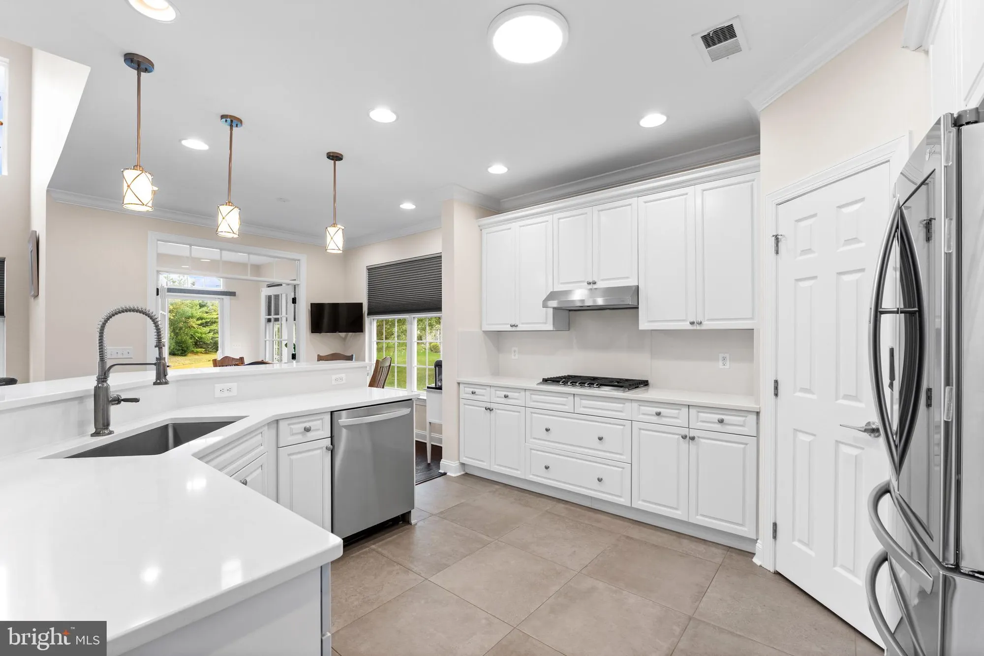 Property Slideshow image 12 of 48 | 23 barton dr, Hightstown, NJ, 08520