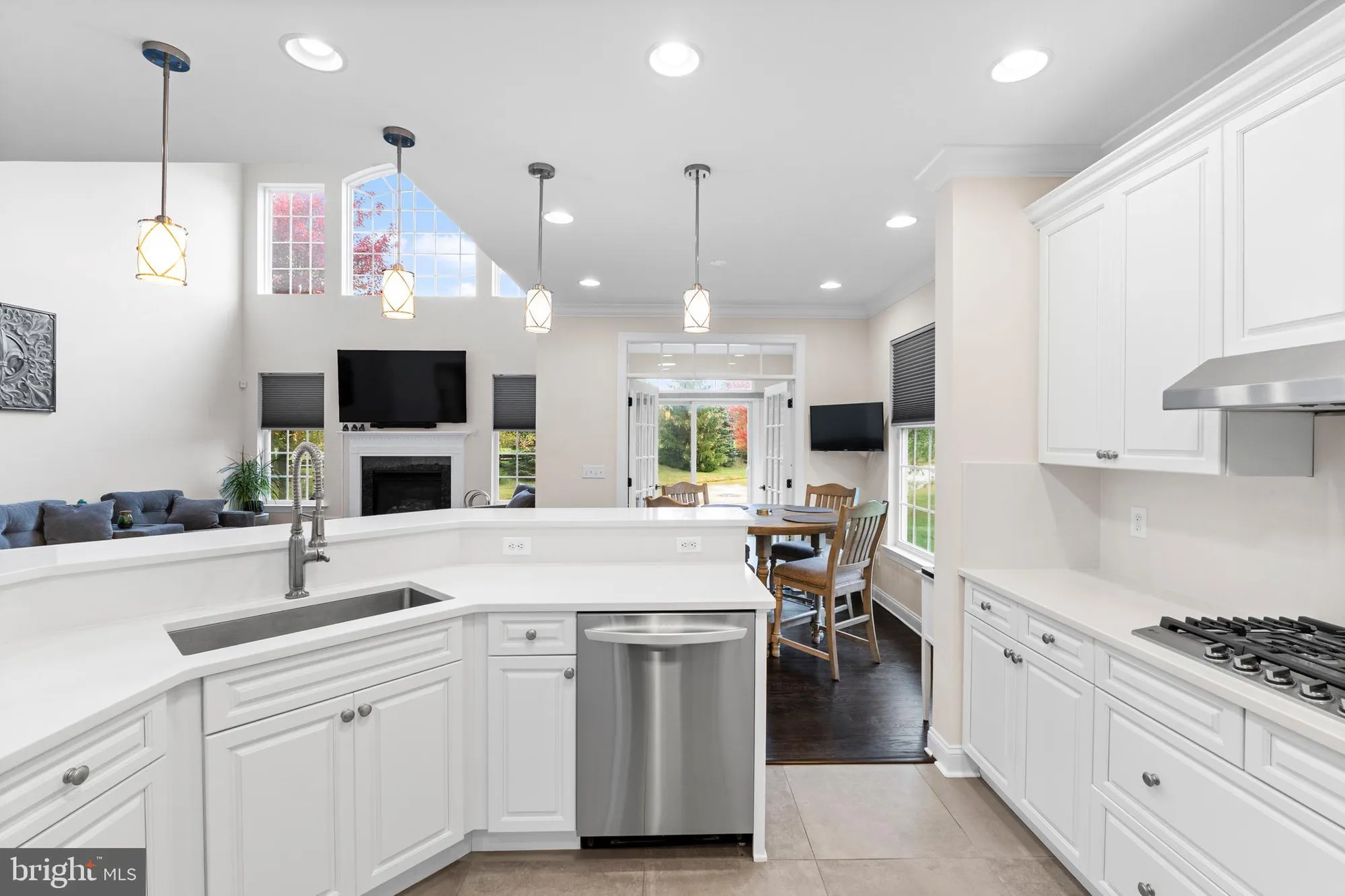 Property Slideshow image 14 of 48 | 23 barton dr, Hightstown, NJ, 08520