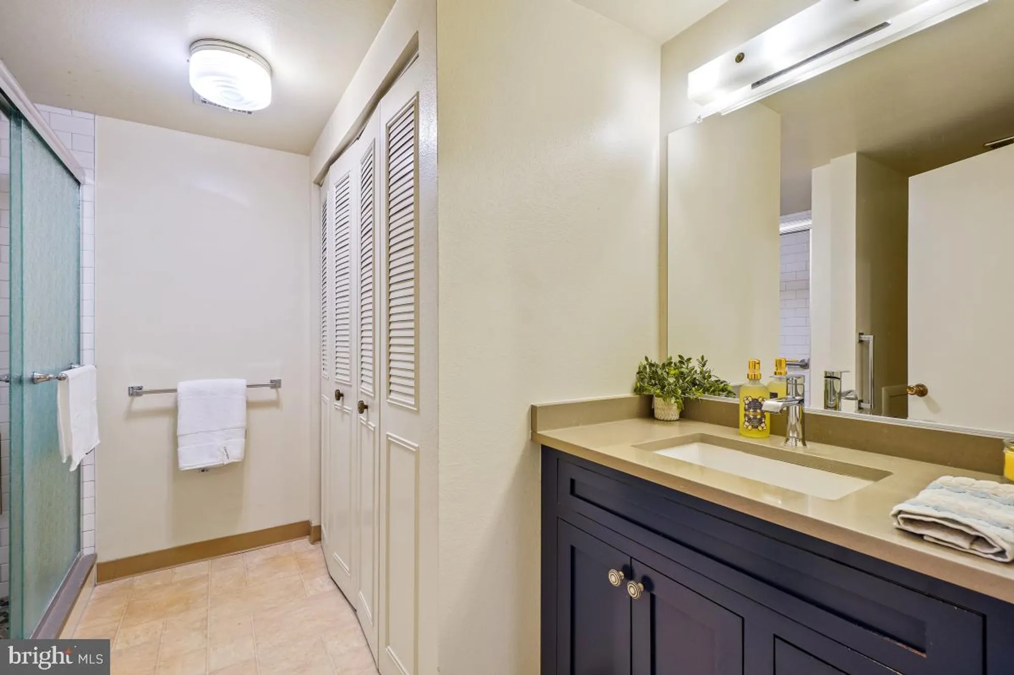 Property Slideshow image 18 of 26 | 3362 gleneagles dr 71-1d, Silver Spring, MD, 20906