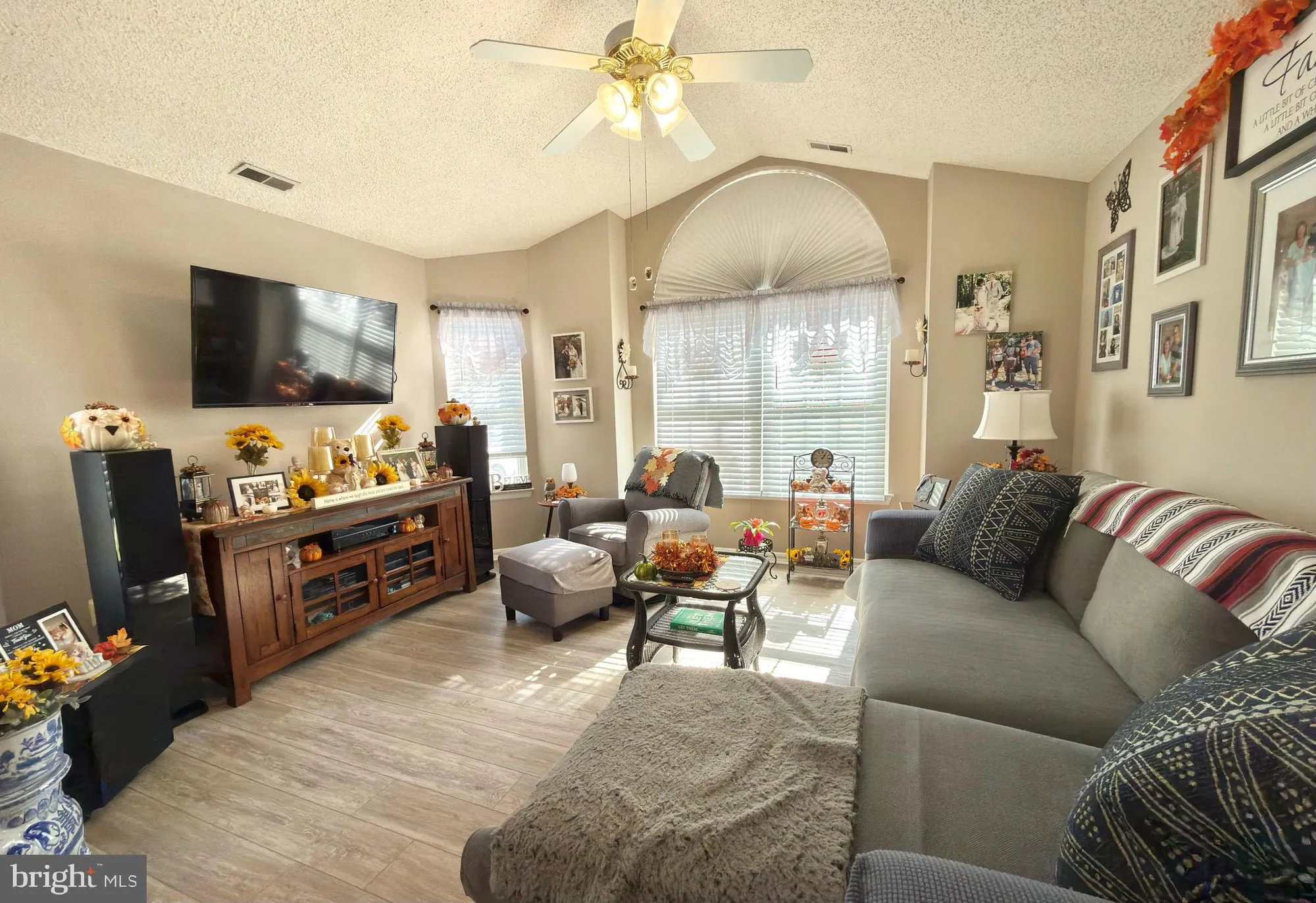 Property Slideshow image 4 of 27 | 617 saint vincent ct, Williamstown, NJ, 08094