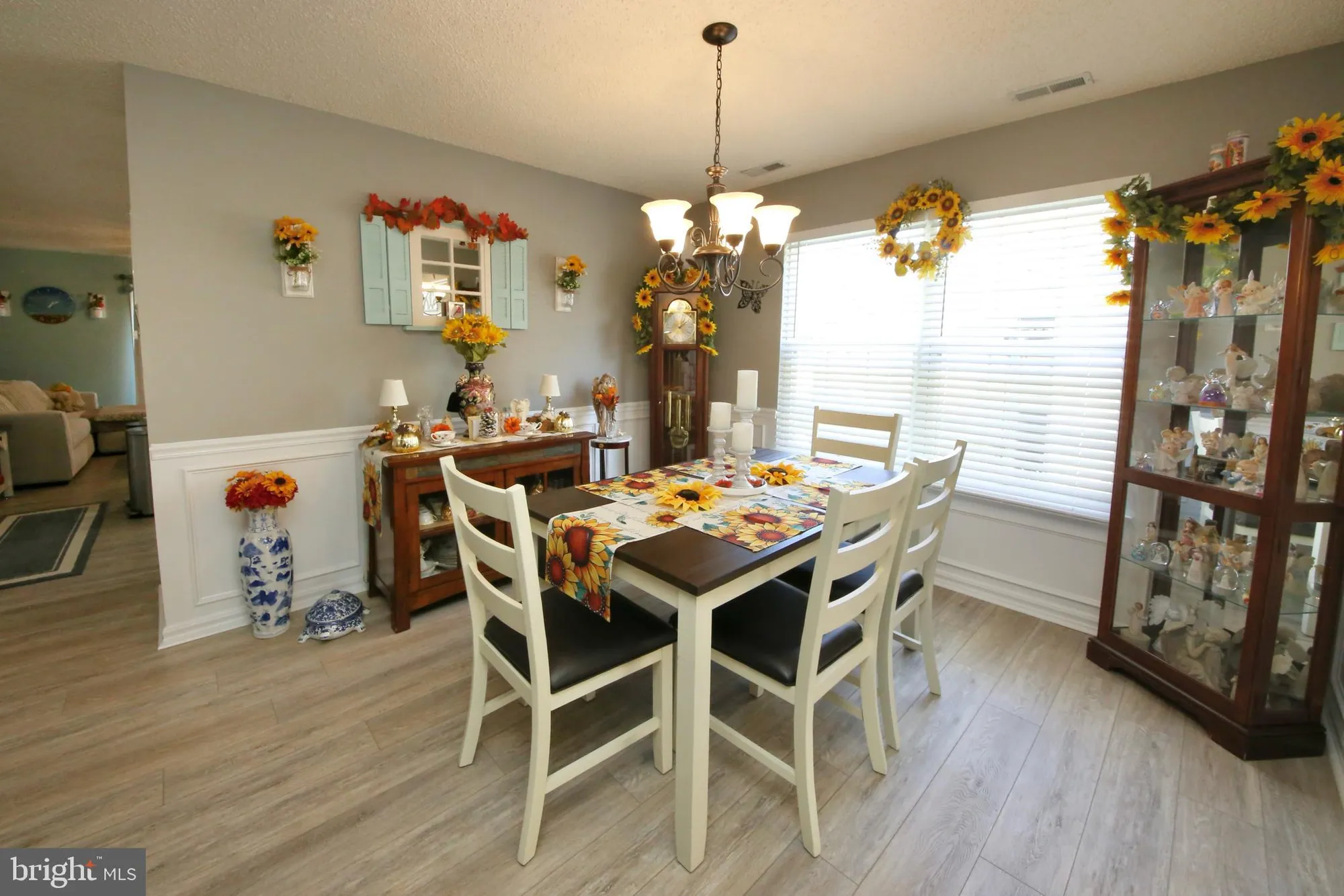 Property Slideshow image 9 of 27 | 617 saint vincent ct, Williamstown, NJ, 08094